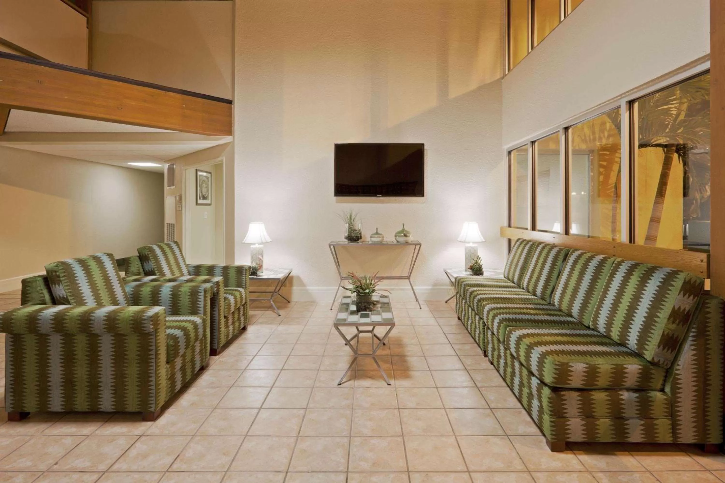 Lobby or reception in La Quinta by Wyndham St. Pete-Clearwater Airport