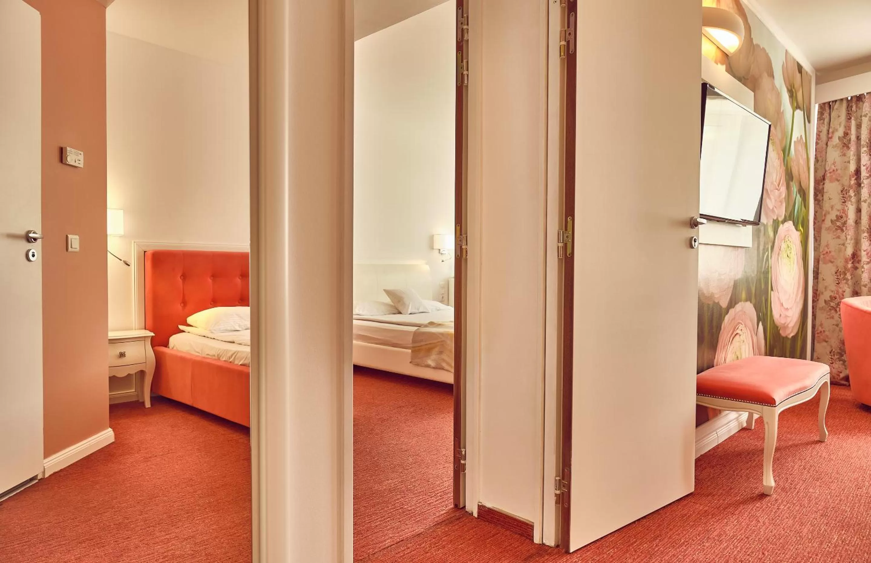 Photo of the whole room, Bed in Continental Forum Bucuresti Palatul Parlamentului