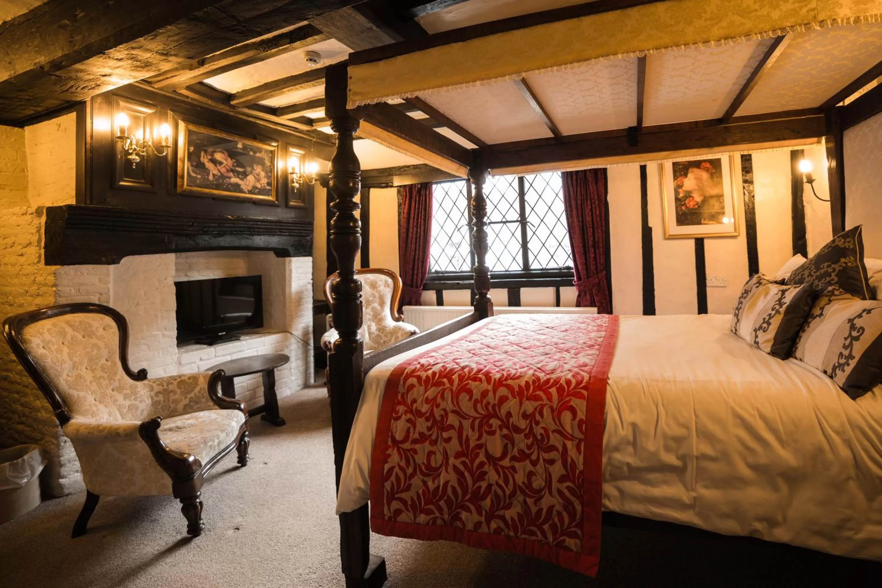 Photo of the whole room, Bed in Mermaid Inn