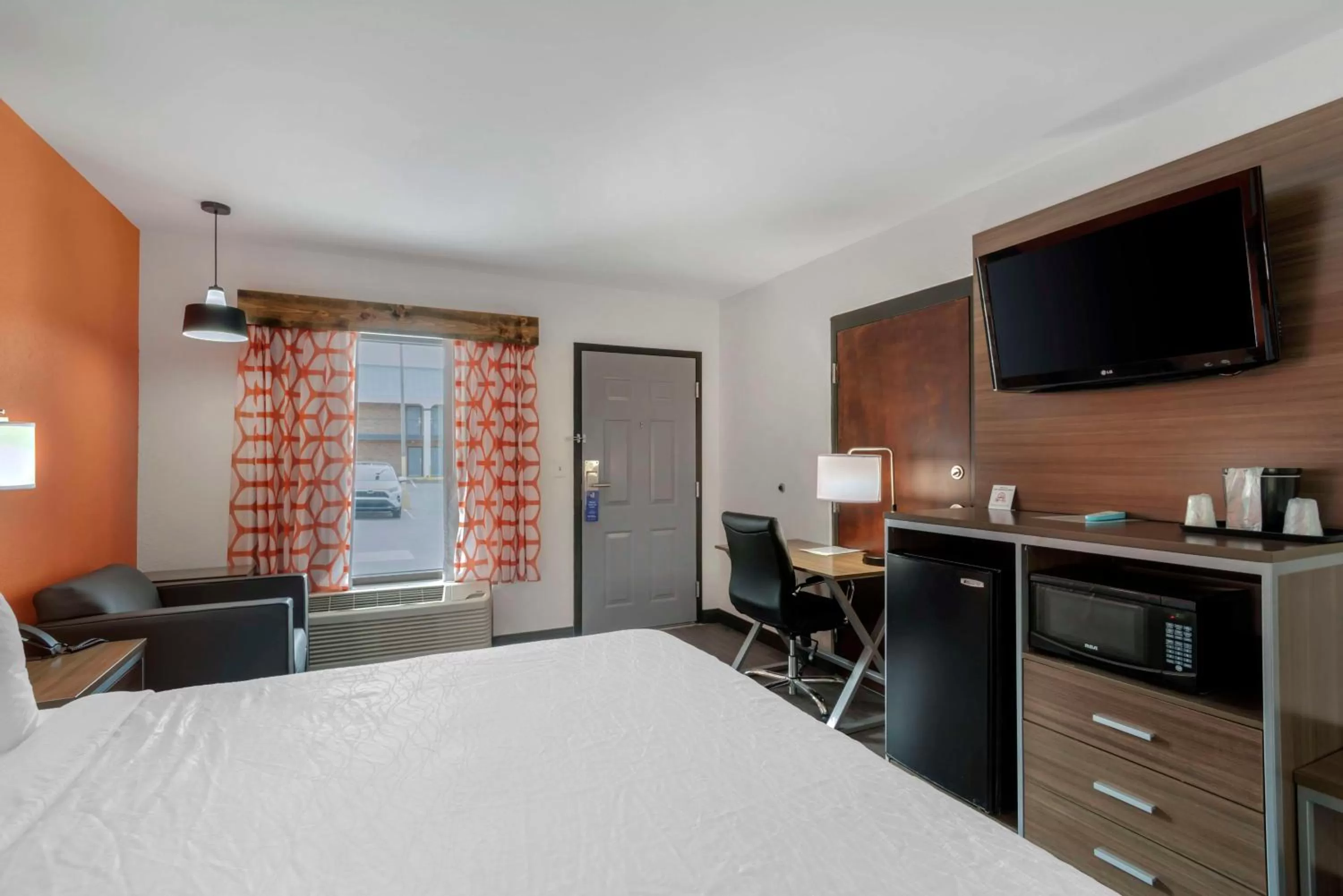 Bedroom, Bed in Best Western Statesville Inn