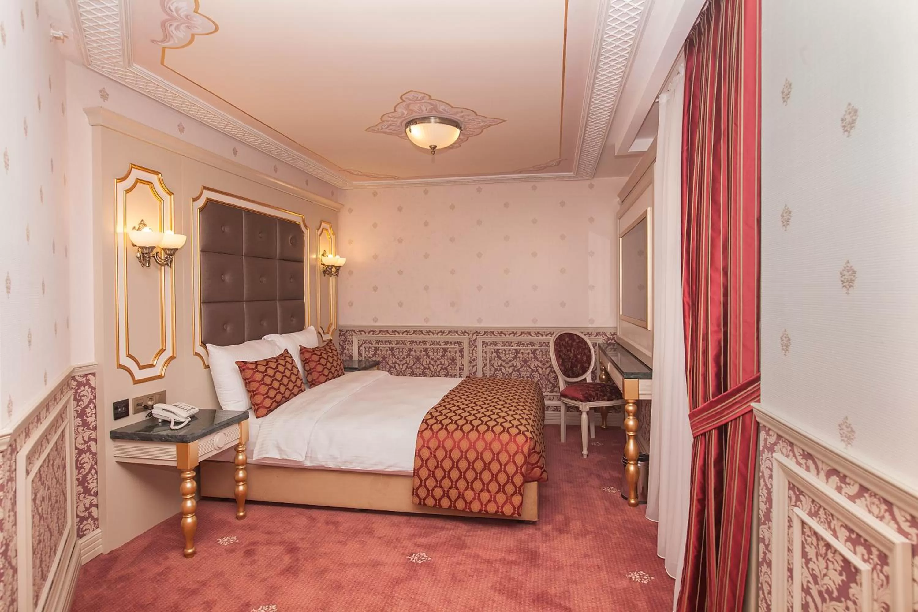 Photo of the whole room, Bed in Meserret Palace Hotel - Special Category