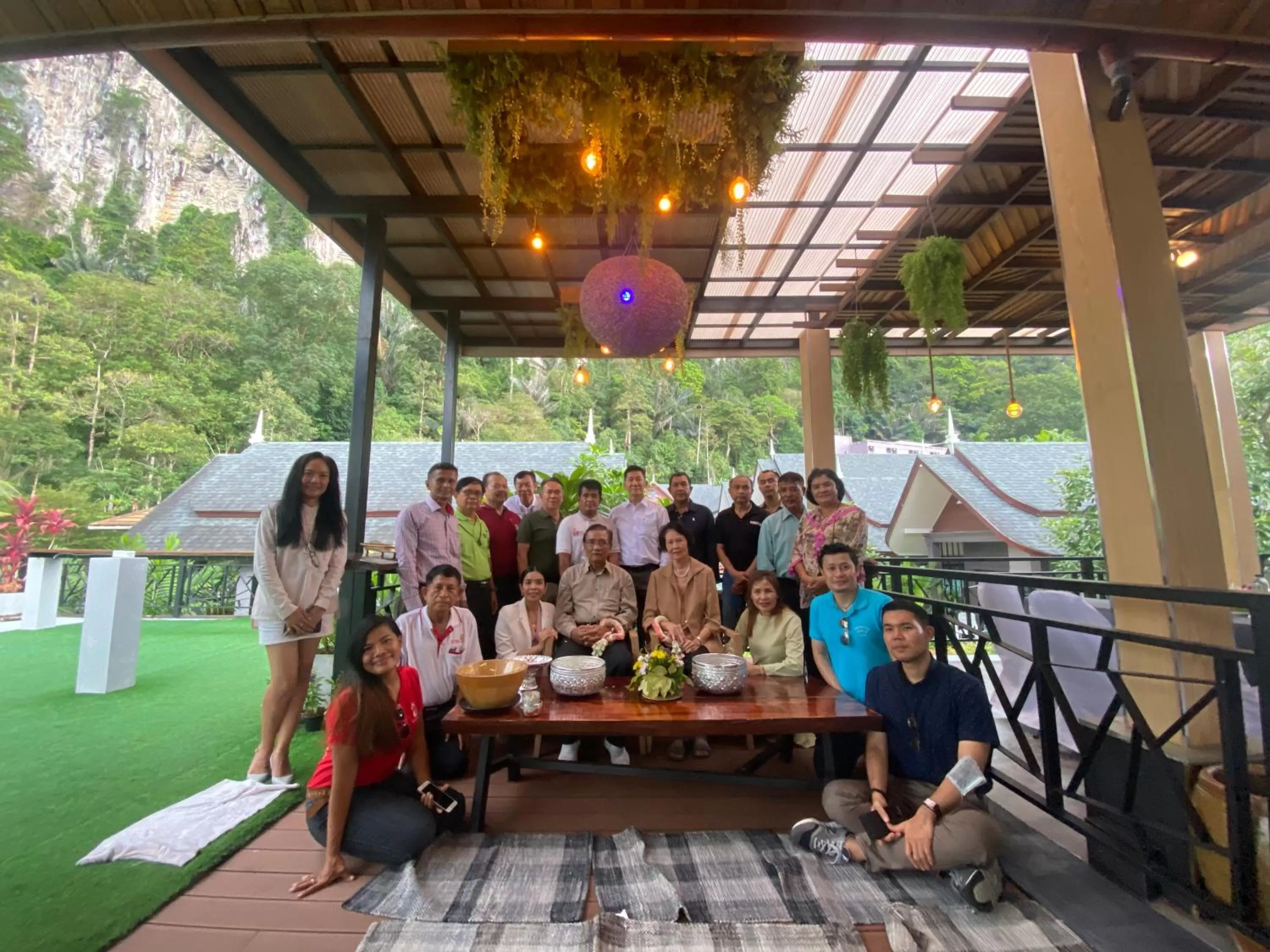 Restaurant/places to eat in The Scene Cliff View Villas