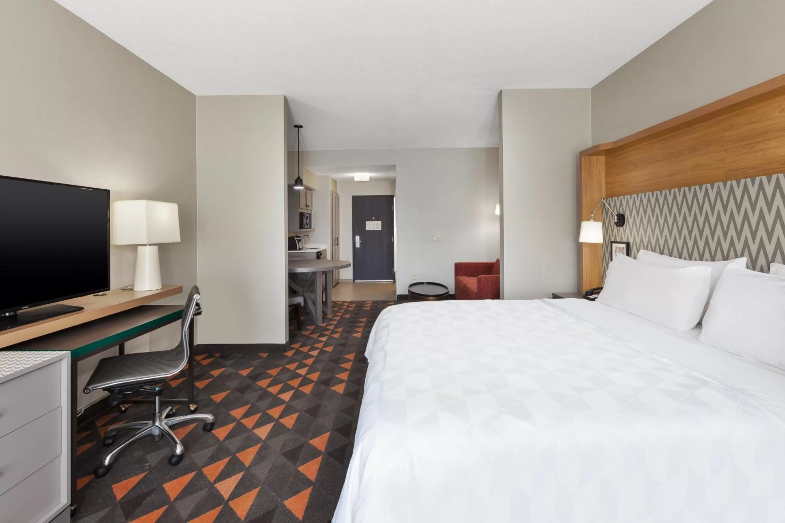 Photo of the whole room, Bed in Holiday Inn Grand Rapids - South by IHG