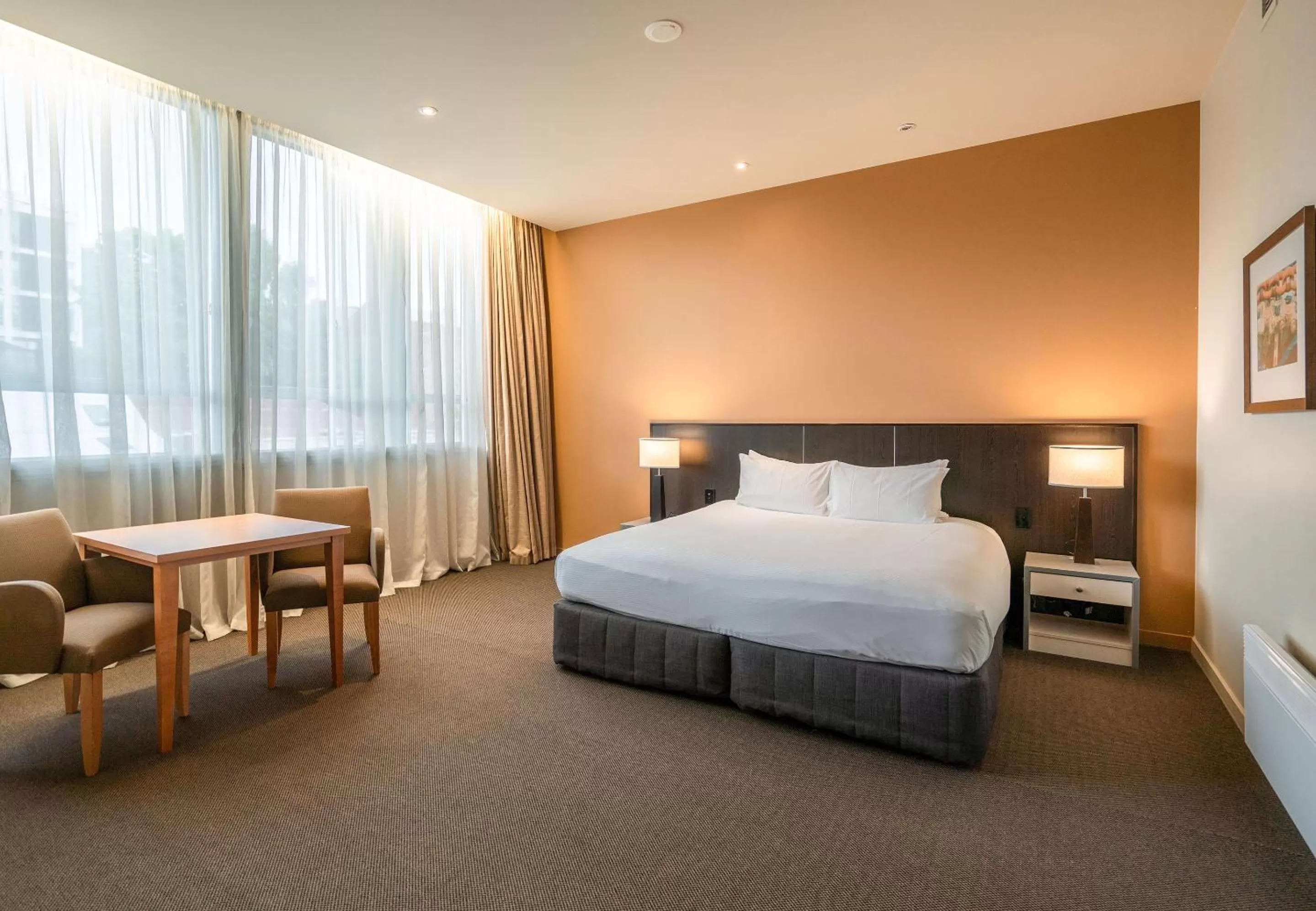 Bed in Scenic Hotel Dunedin City