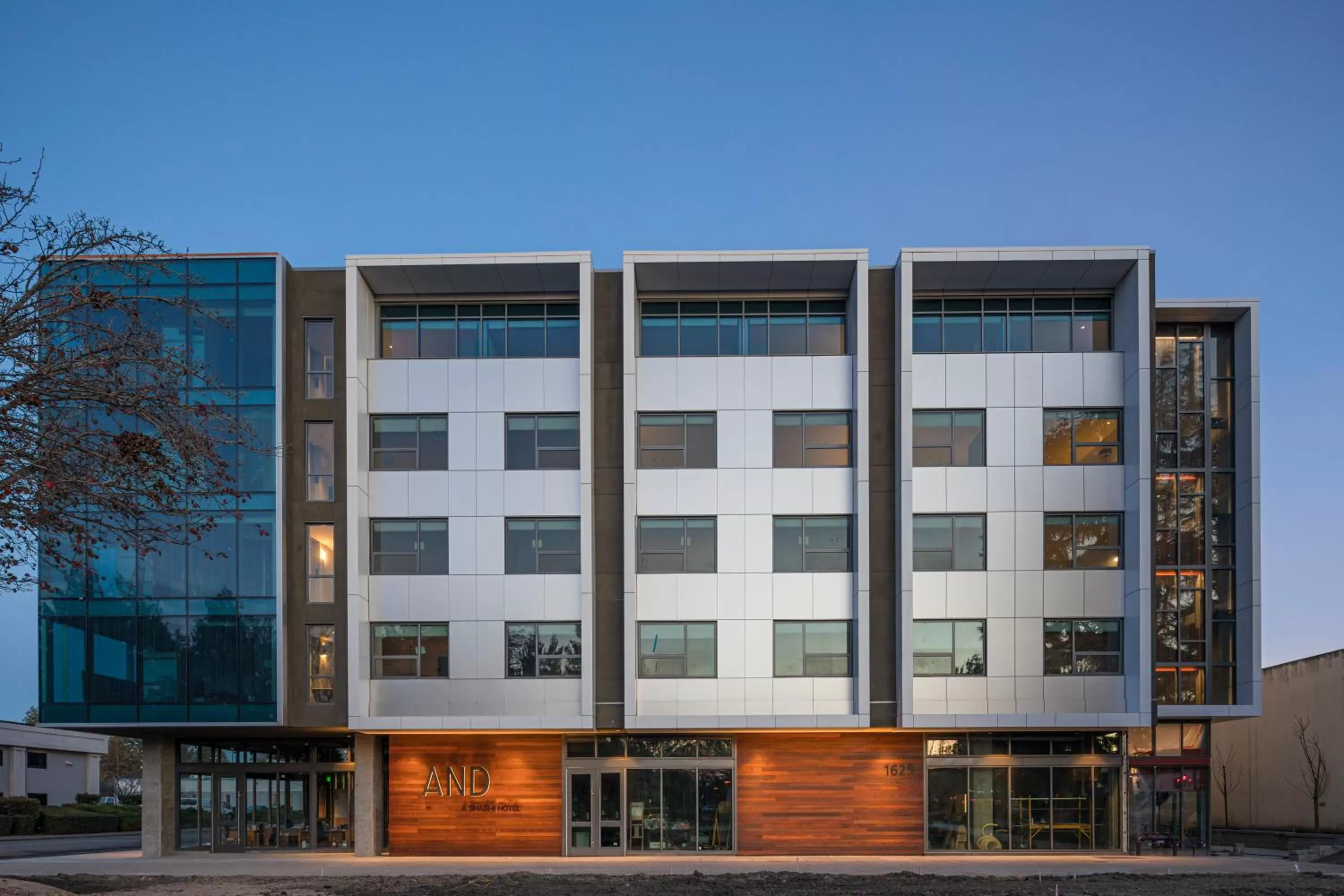 Property building in Shashi Hotel Mountain View Palo Alto