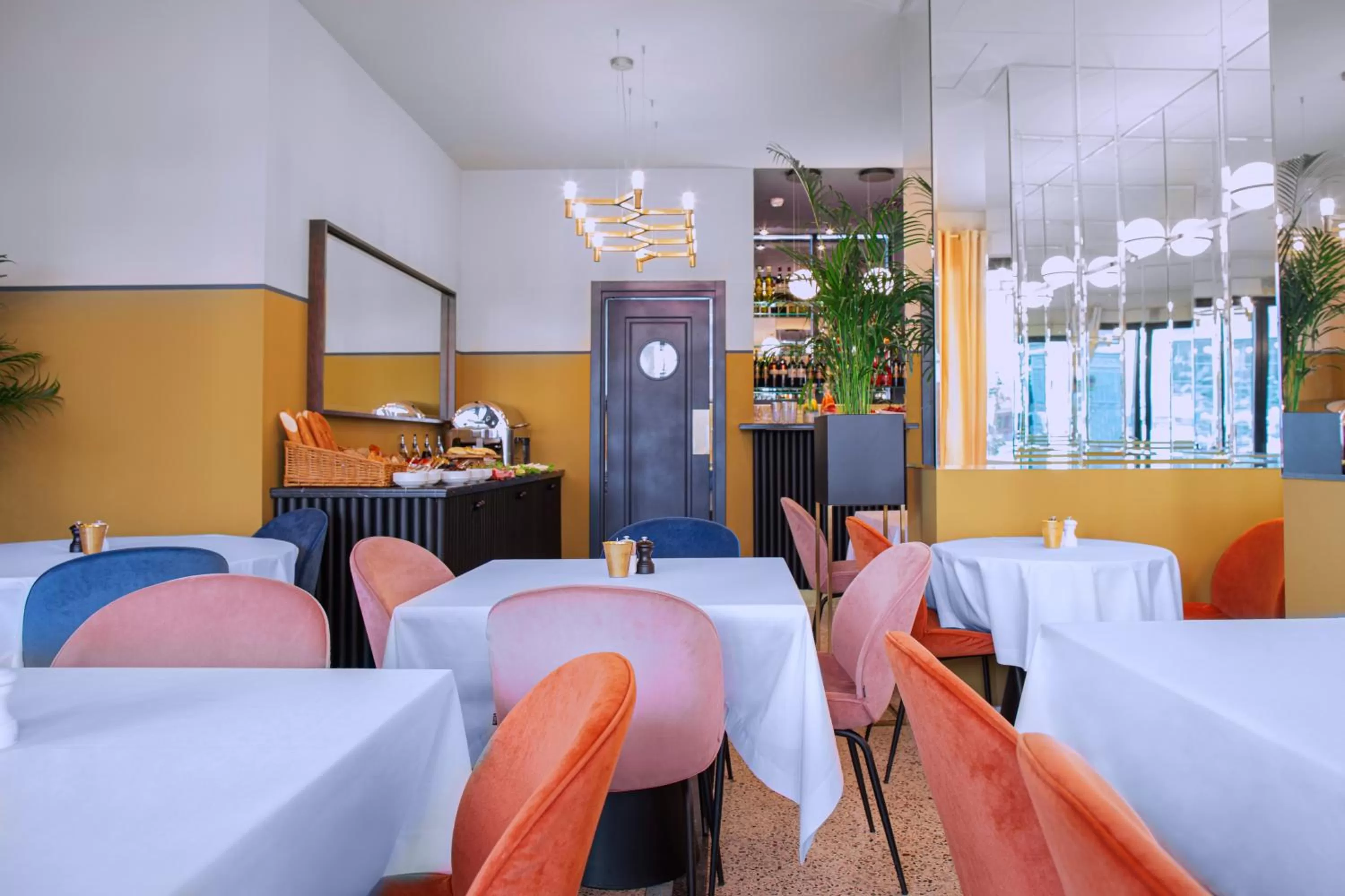 Restaurant/places to eat in Zemeli Boutique Hotel by DNT Group