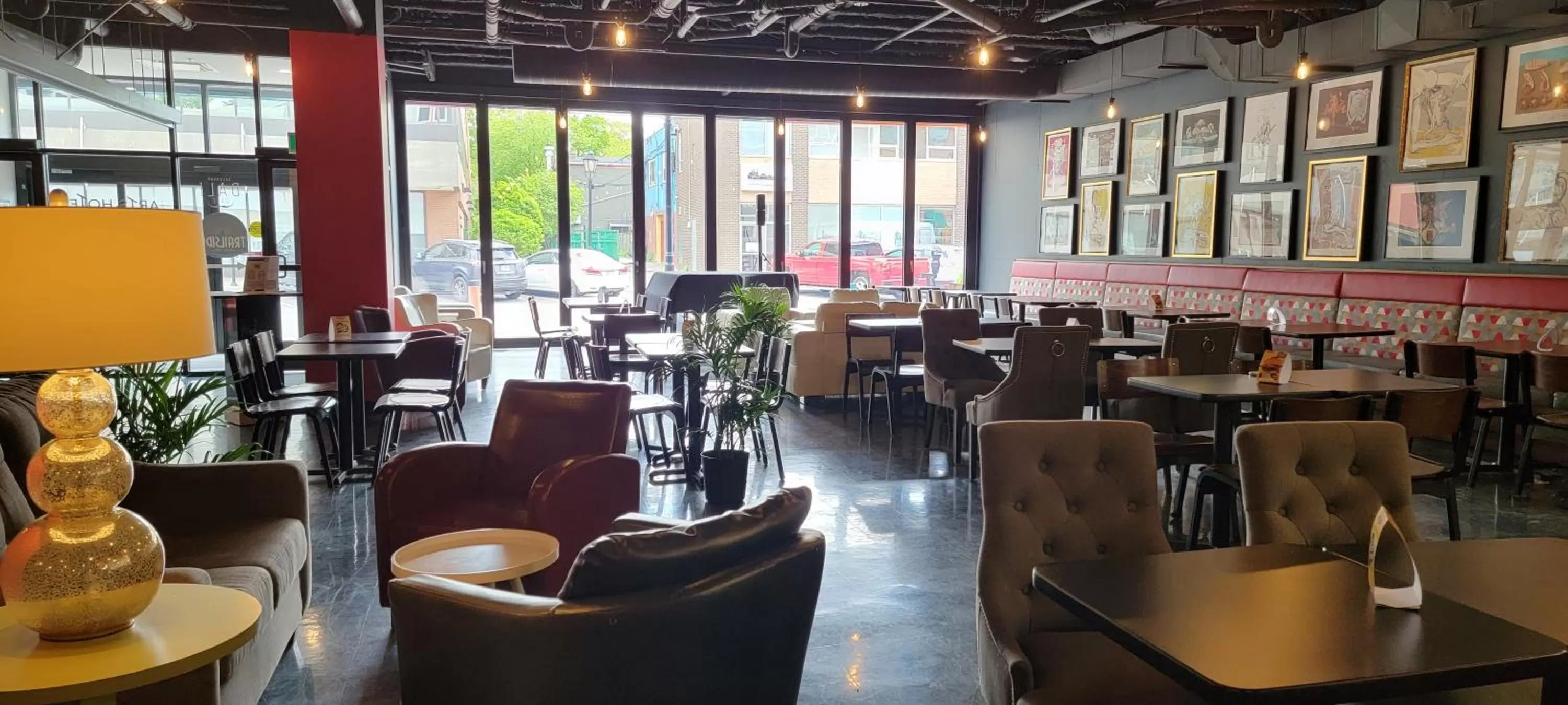 Restaurant/places to eat in The Arts Hotel