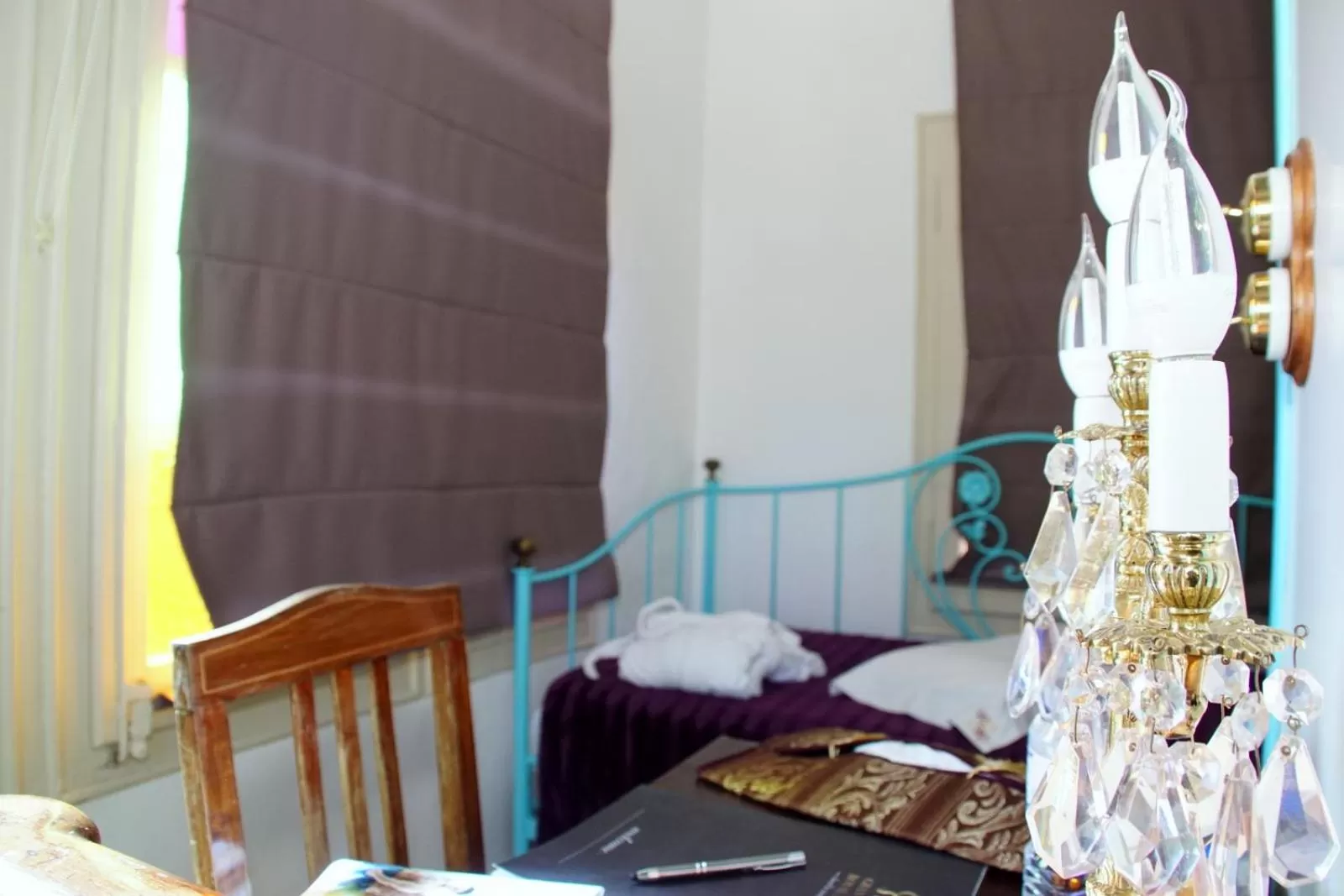 hair dresser, Bed in Sitges Royal Rooms