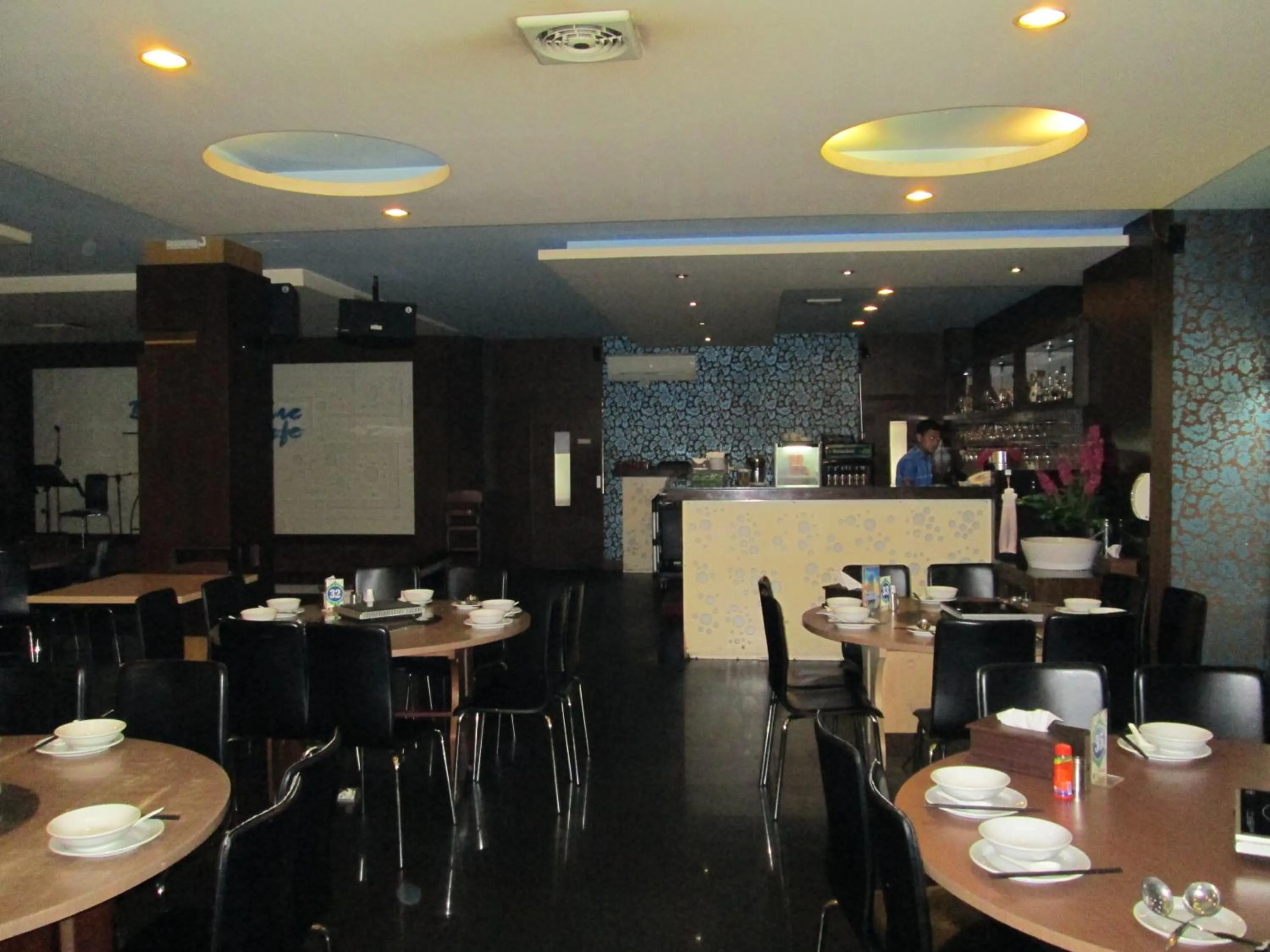 Restaurant/places to eat in Hotel Kini Pontianak