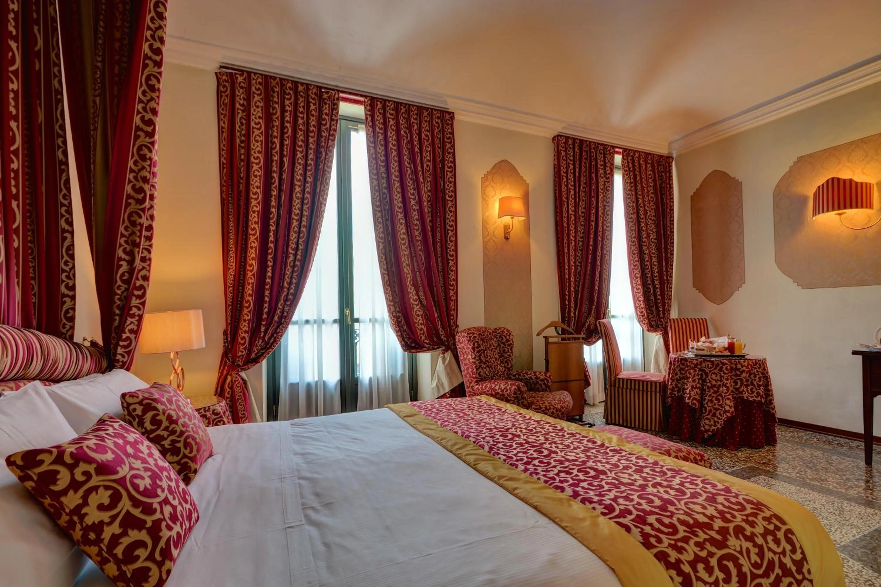 Photo of the whole room, Bed in Best Western Hotel Genio