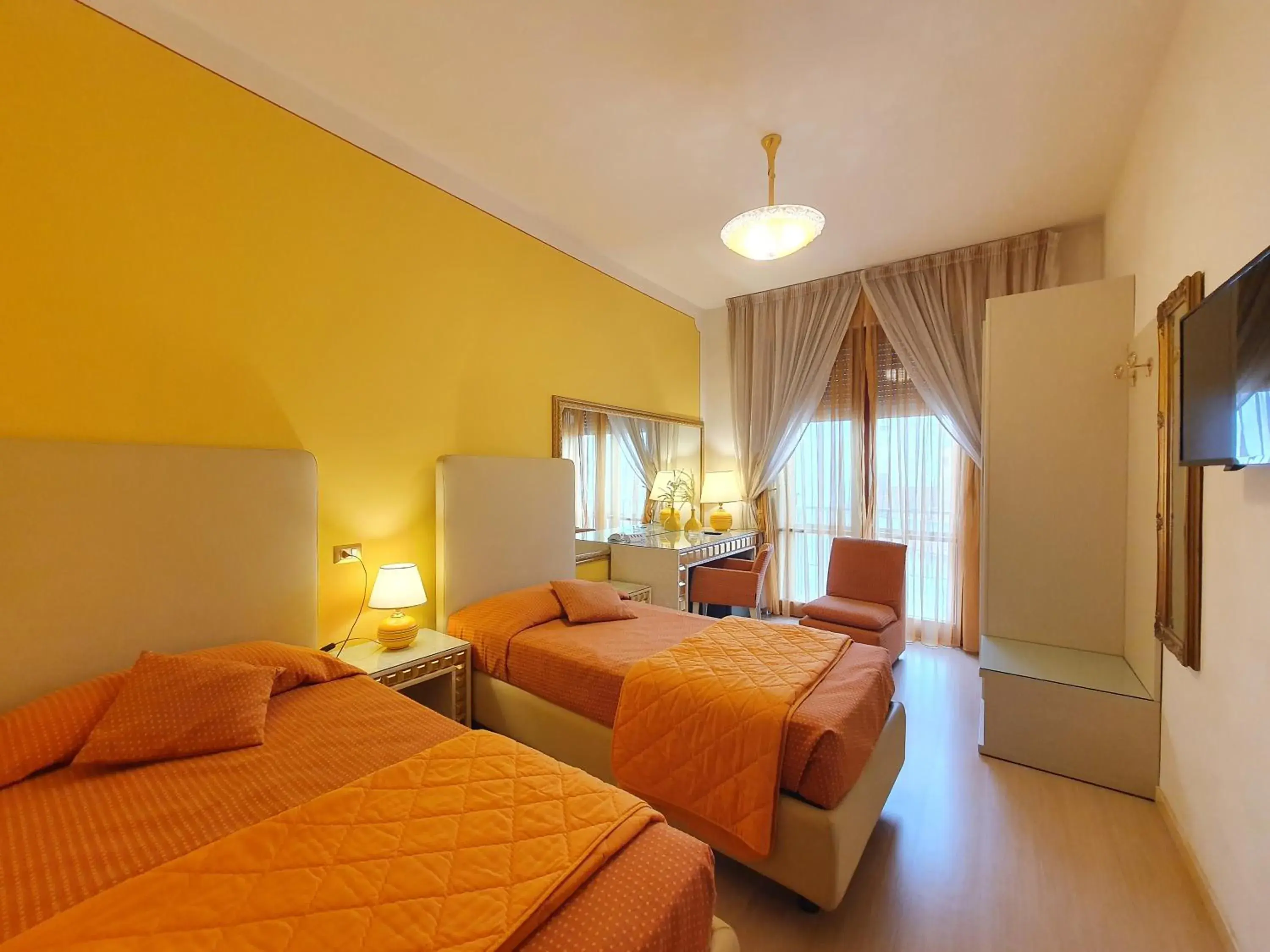 Superior Twin Room - single occupancy in Hotel Continentale Superior Twin Room - single occupancy in Hotel Continentale