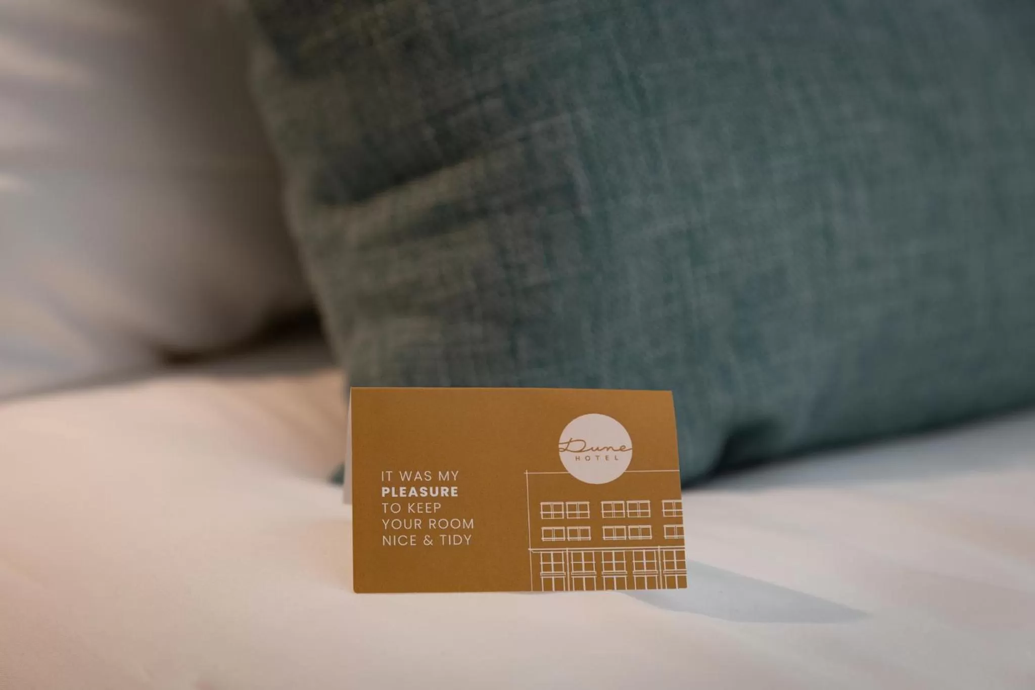 Logo/Certificate/Sign, Bed in Dune Hotel Nieuwpoort