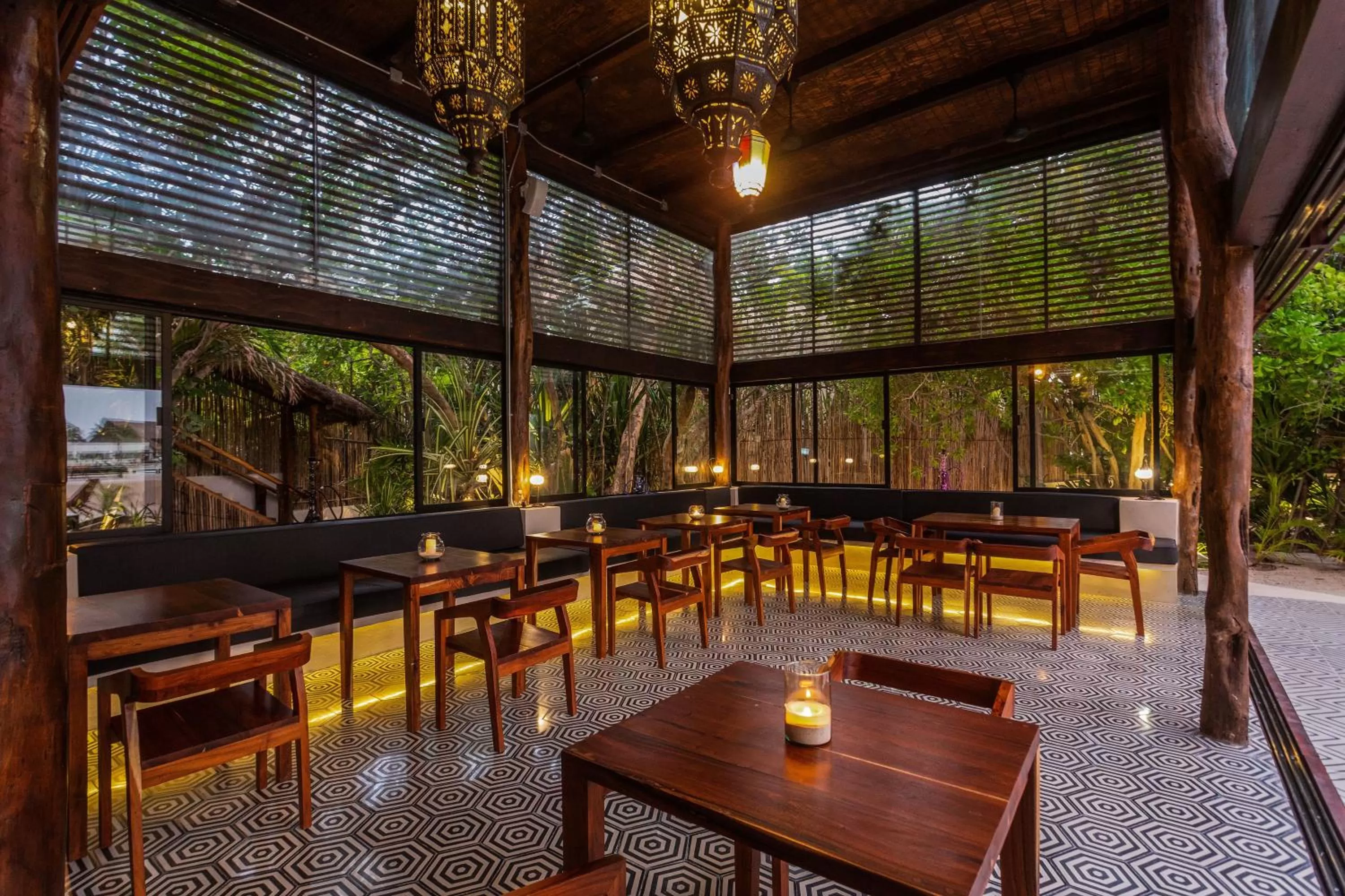 Restaurant/places to eat in Lotus Beach Hotel - Adults Only