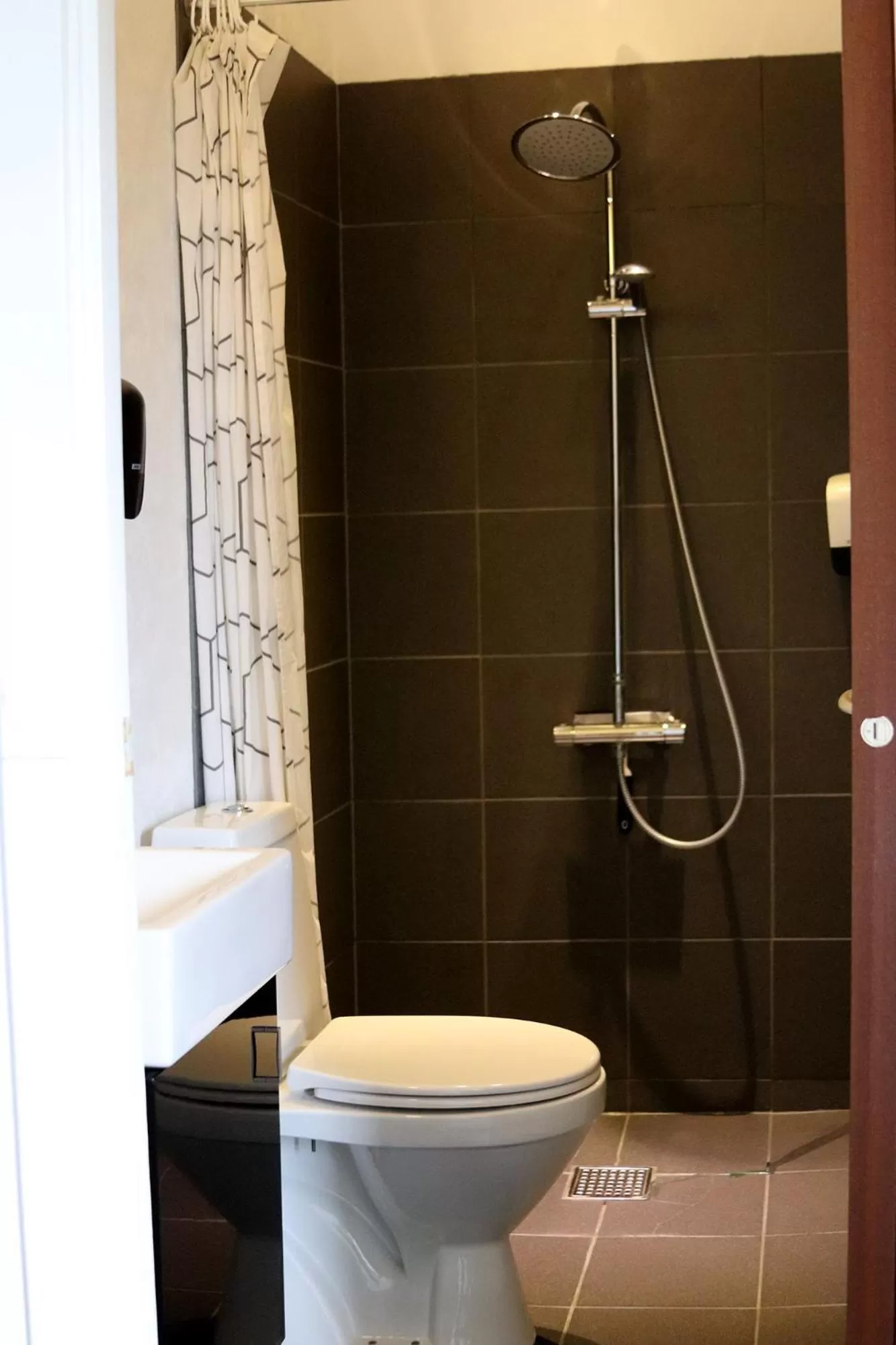 Shower in Kanns Hotel