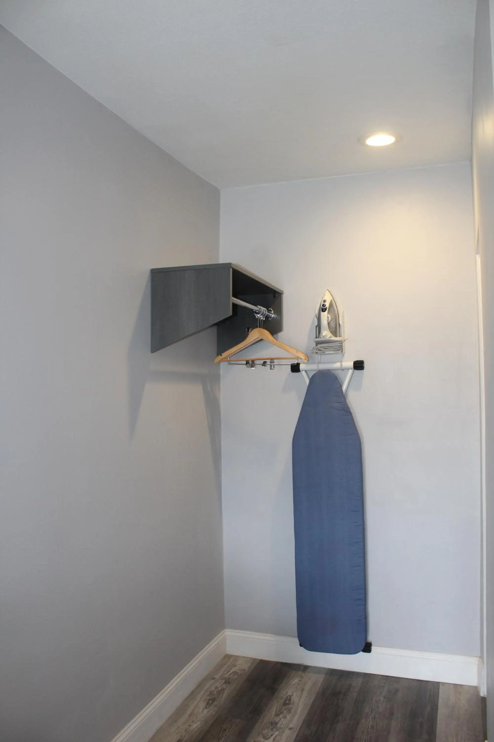 TV/Entertainment Center in Travelodge by Wyndham Fresno Convention Center Area