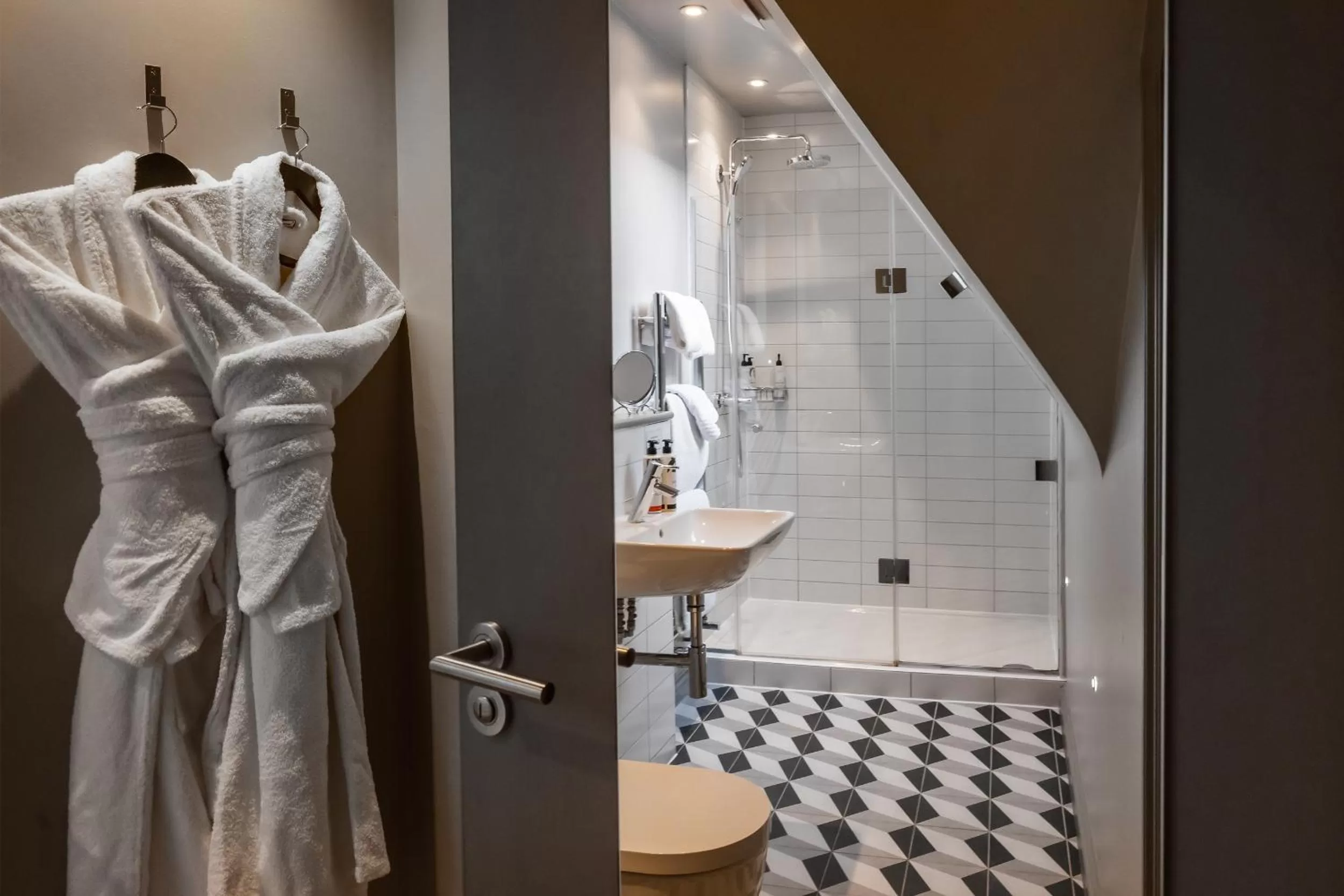 Bathroom in The Ginger Pig