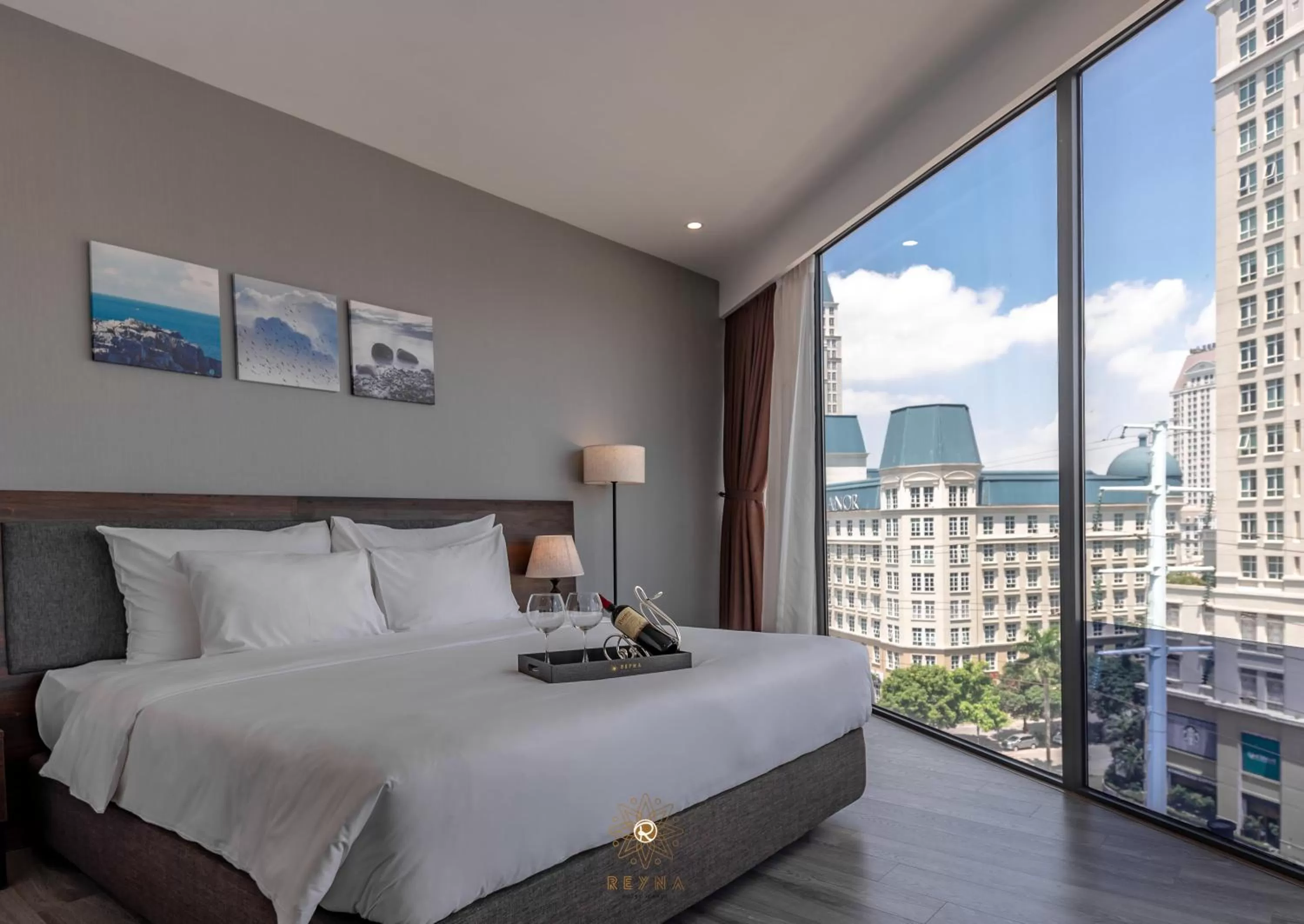 Nearby landmark, Bed in Reyna Hotel Hanoi & Spa