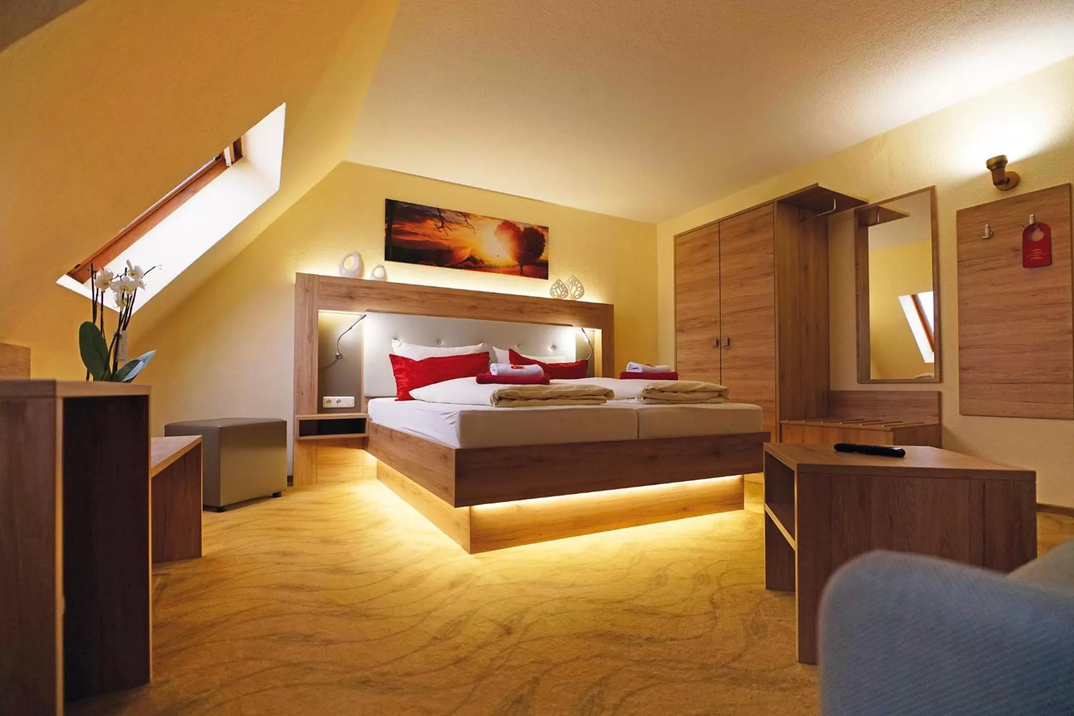 Photo of the whole room, Bed in Hotel und Restaurant Bühlhaus