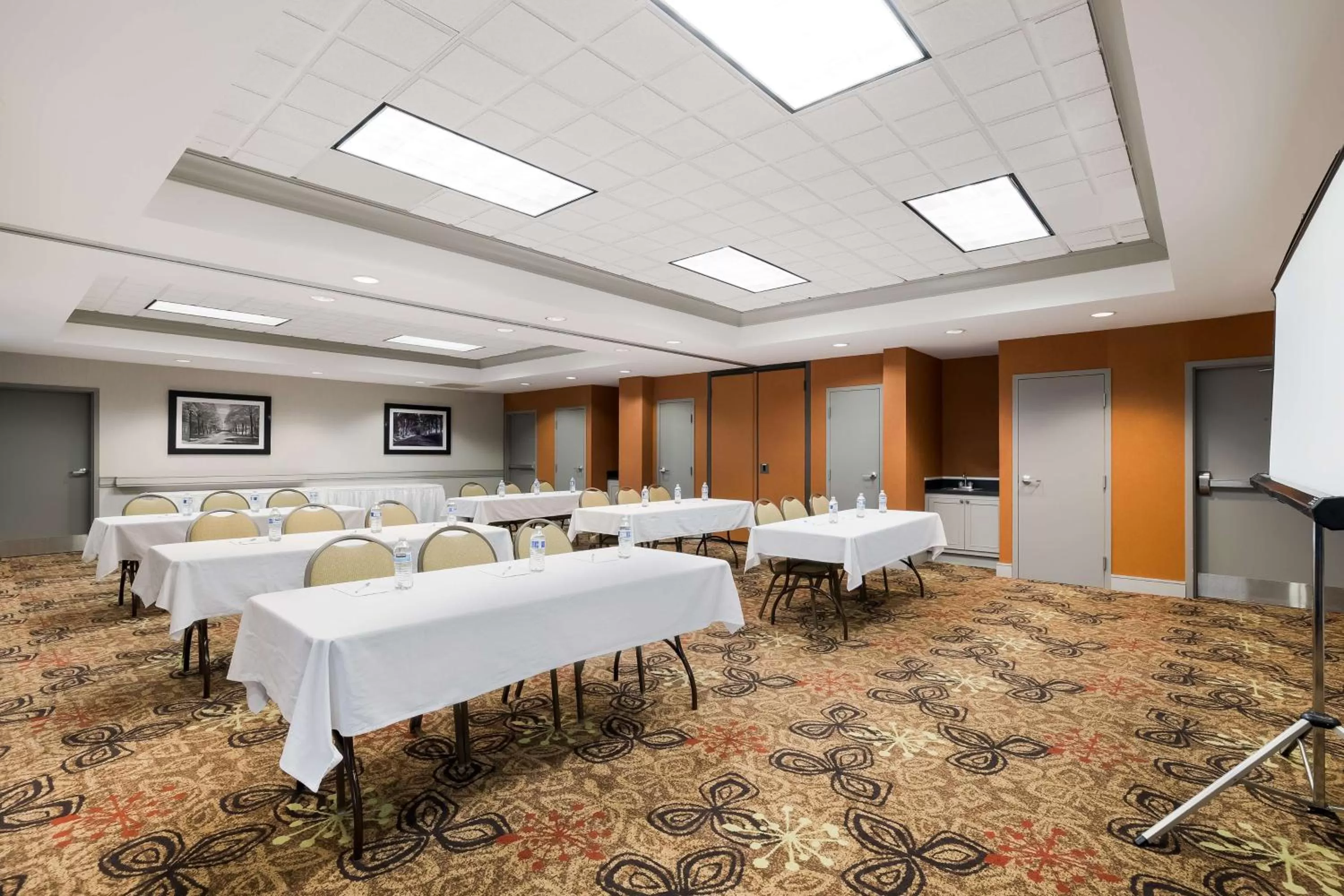 Meeting/conference room in Hampton Inn McHenry