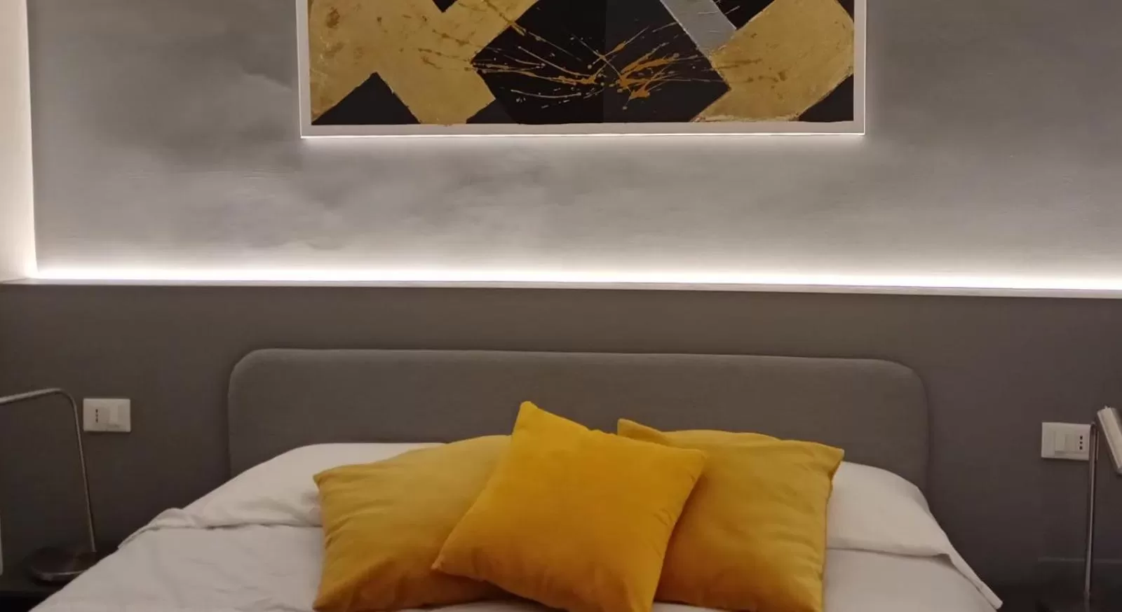 Bed in Narciso boutique apartment