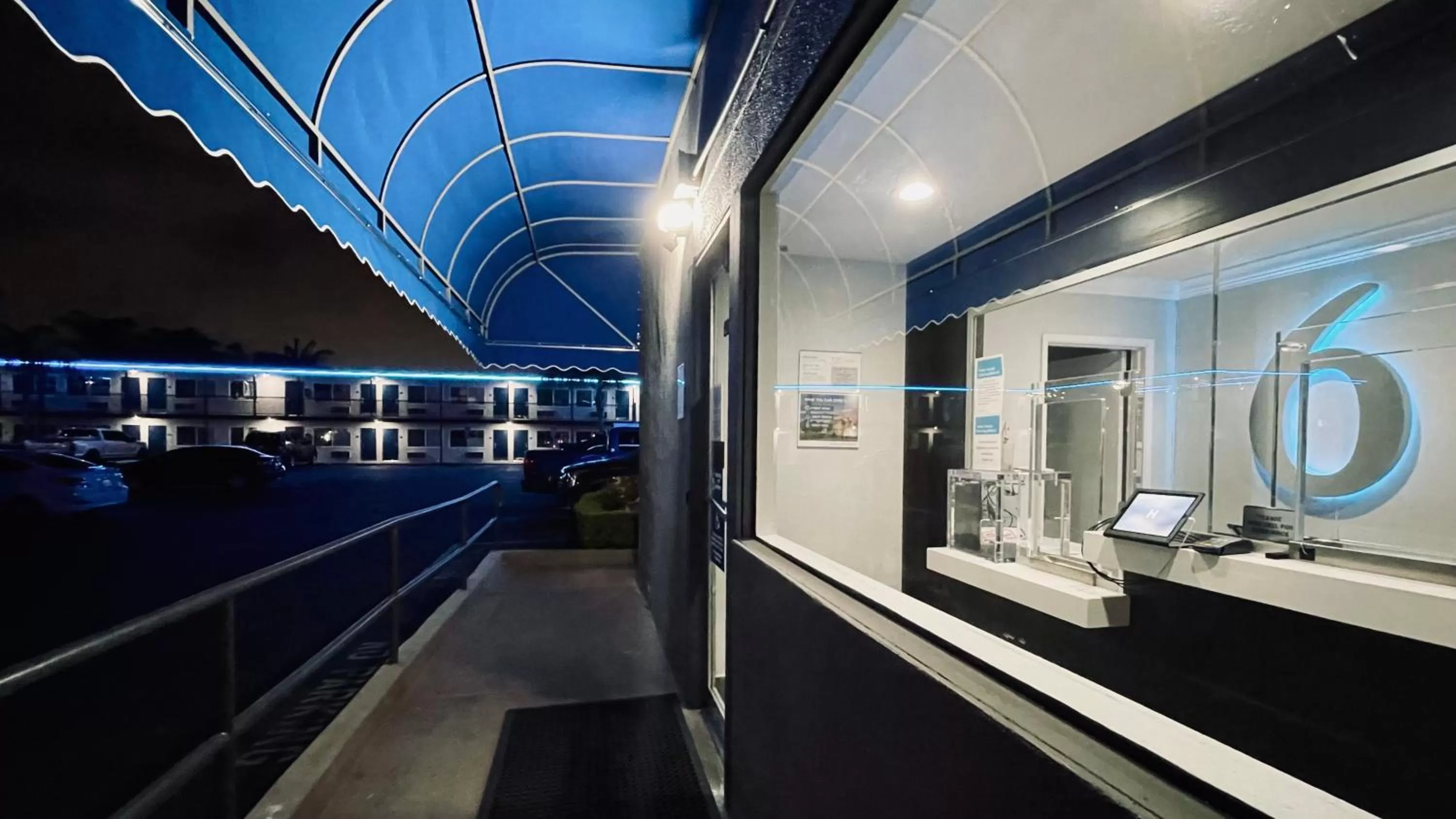 Property building in Motel 6 Pico Rivera - Los Angeles, CA