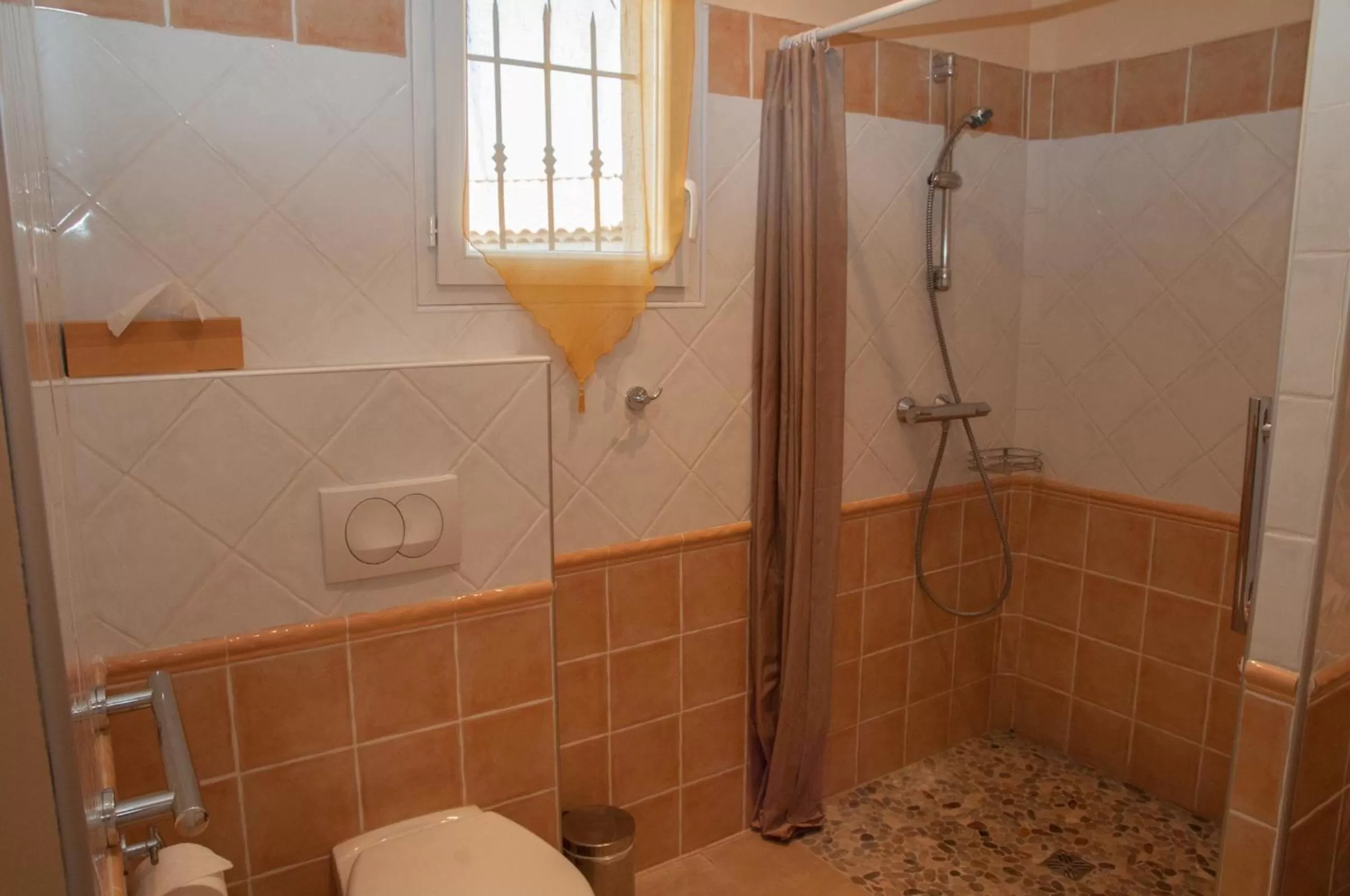 Bathroom in Le Mas Pinède