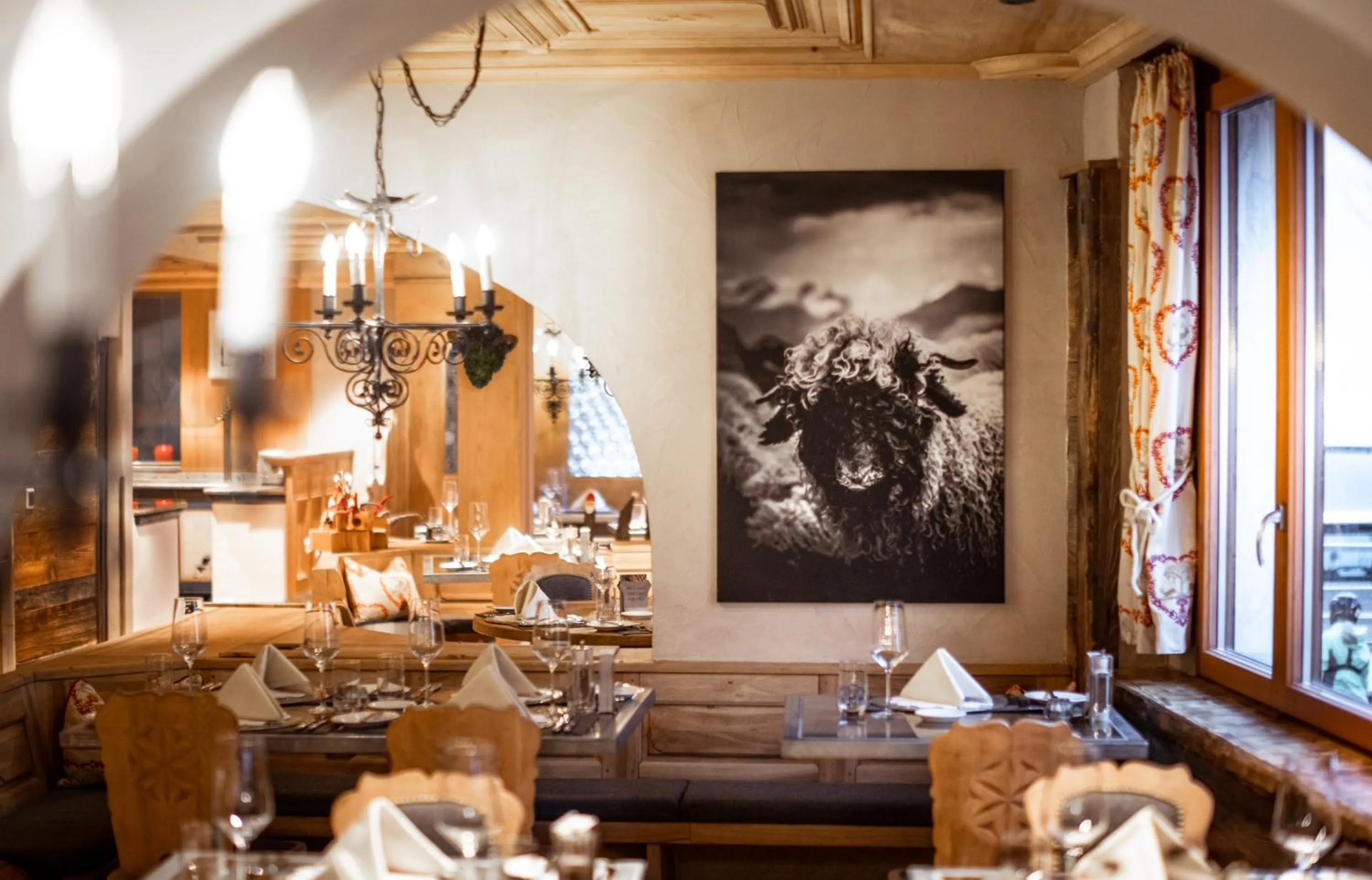 Restaurant/places to eat in Tradition Julen Hotel