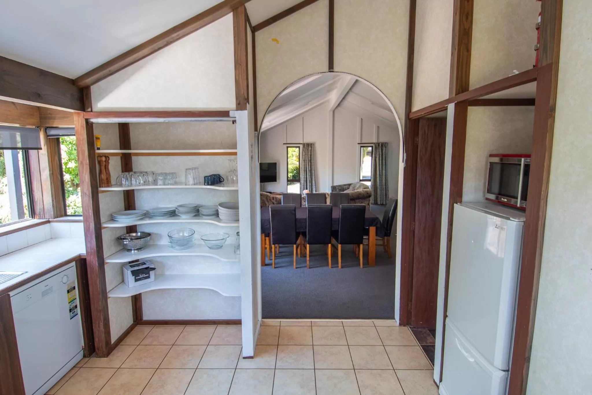kitchen, Bed in Middle Park Motel