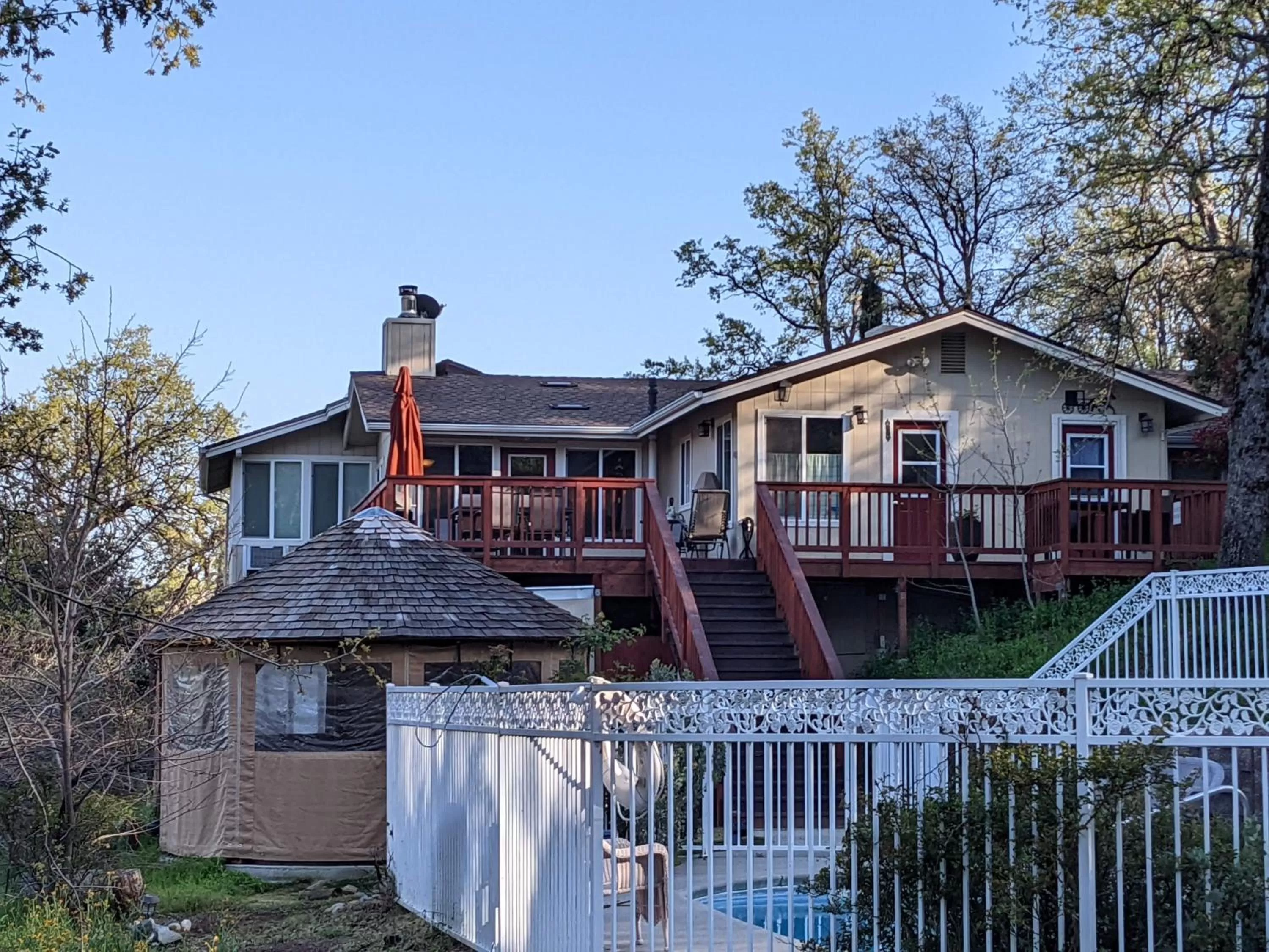 Property building in A Bed of Roses