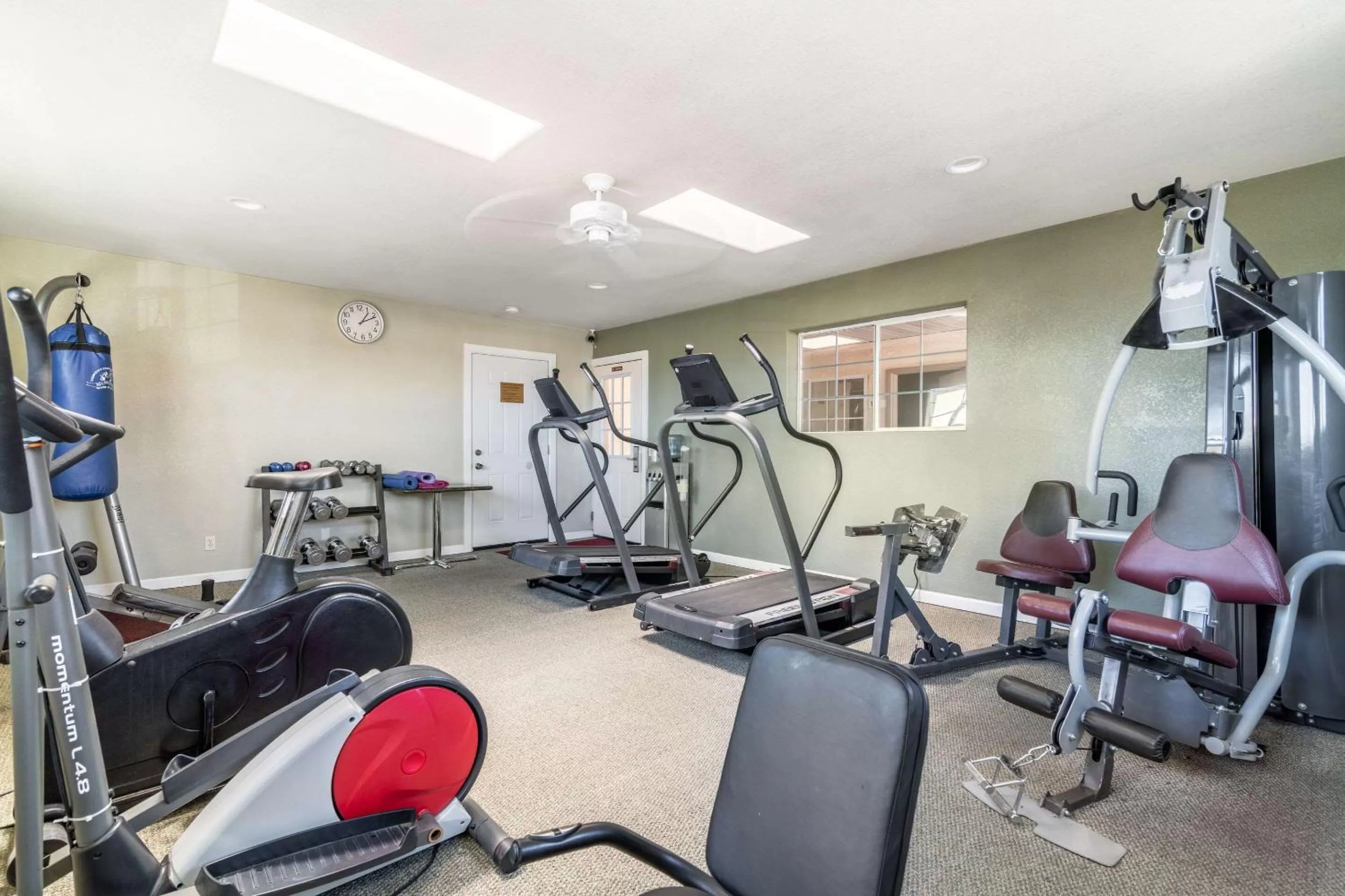 Fitness centre/facilities in Rodeway Inn On Historic Route 66