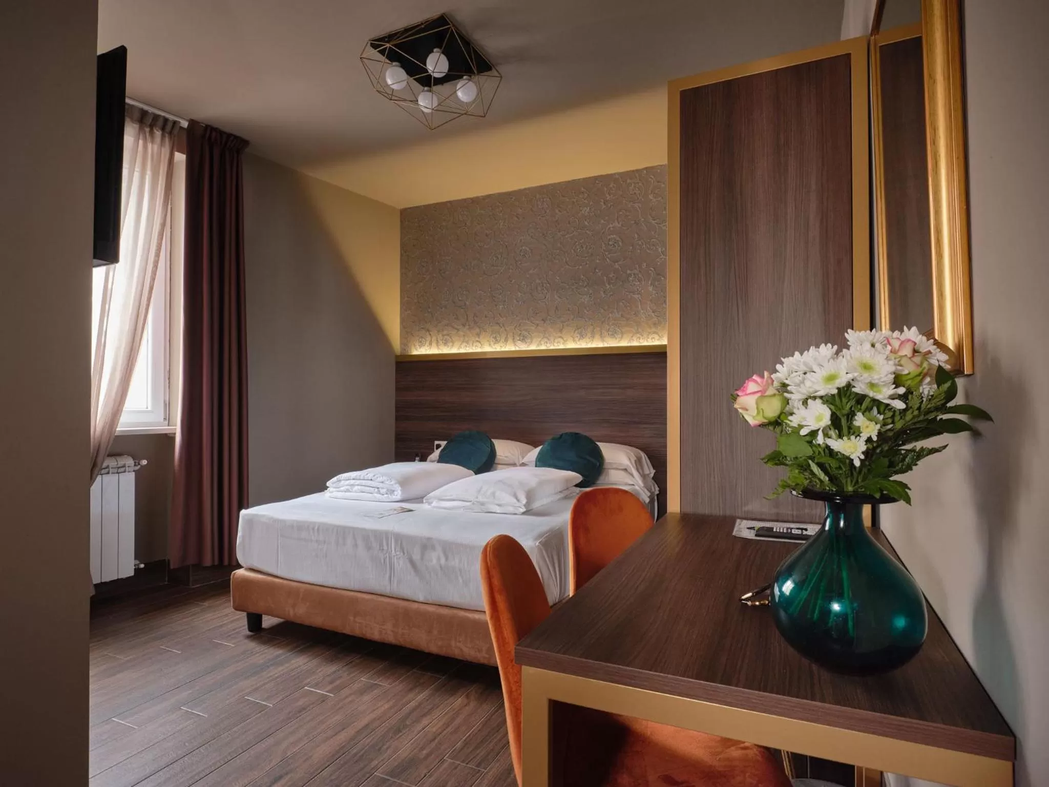 hair dresser, Bed in Hotel Giulietta