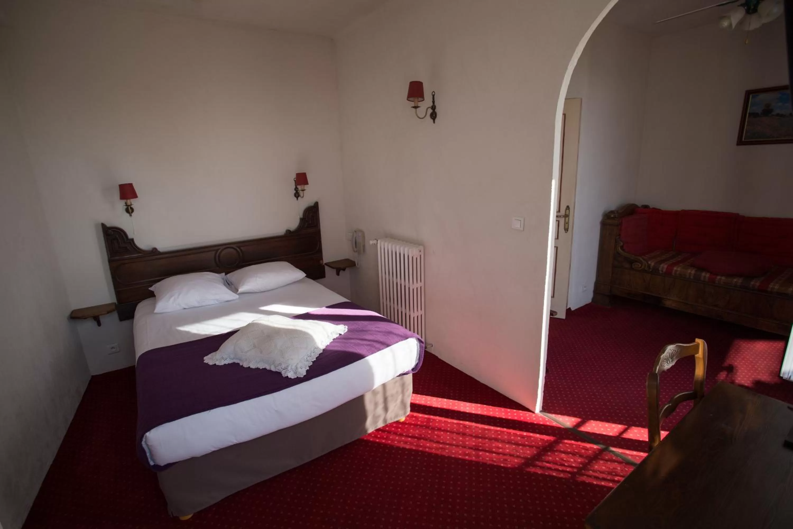 Bedroom, Bed in Logis hôtel du terreau