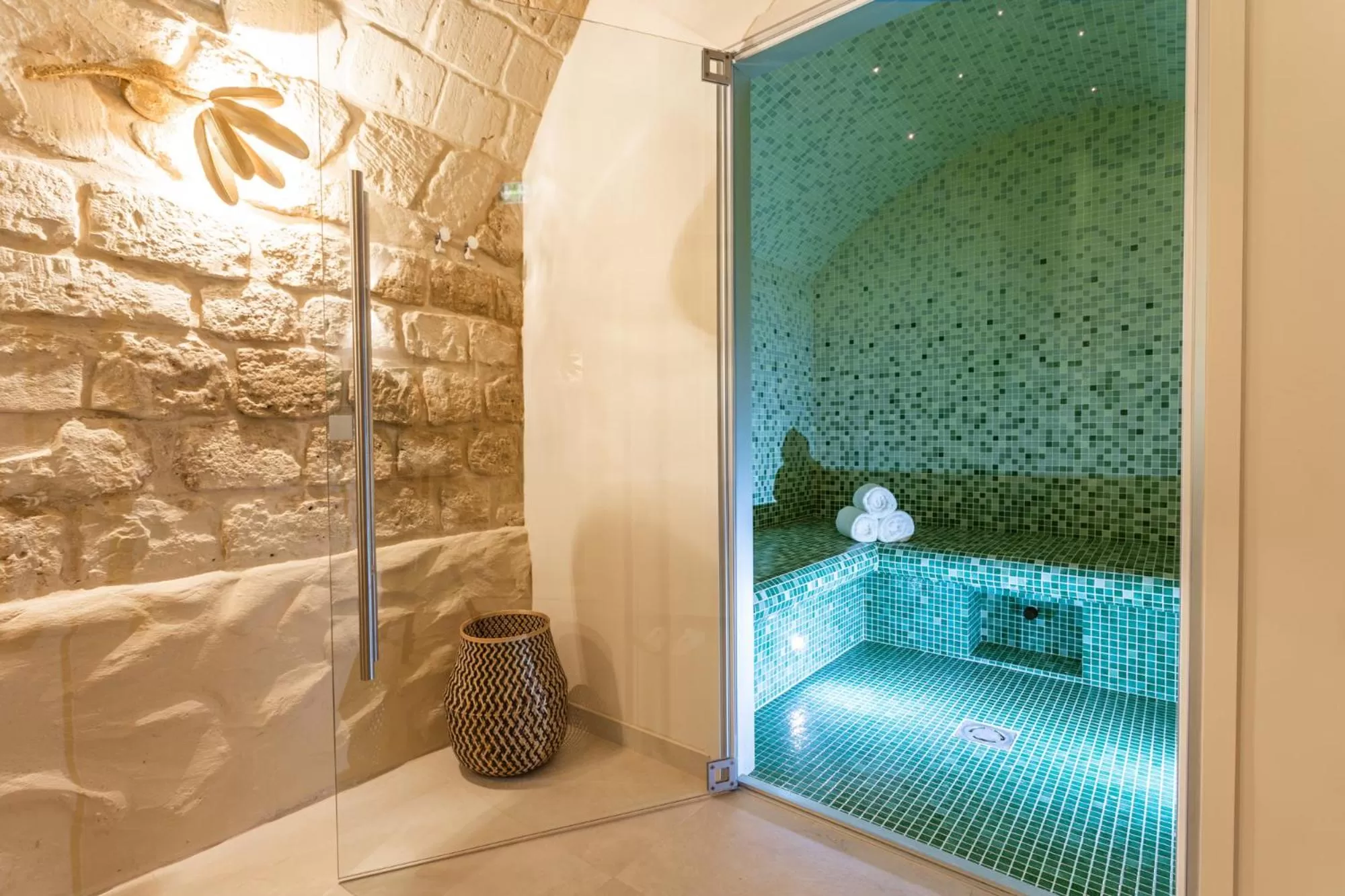 Steam room in Bonsoir Madame