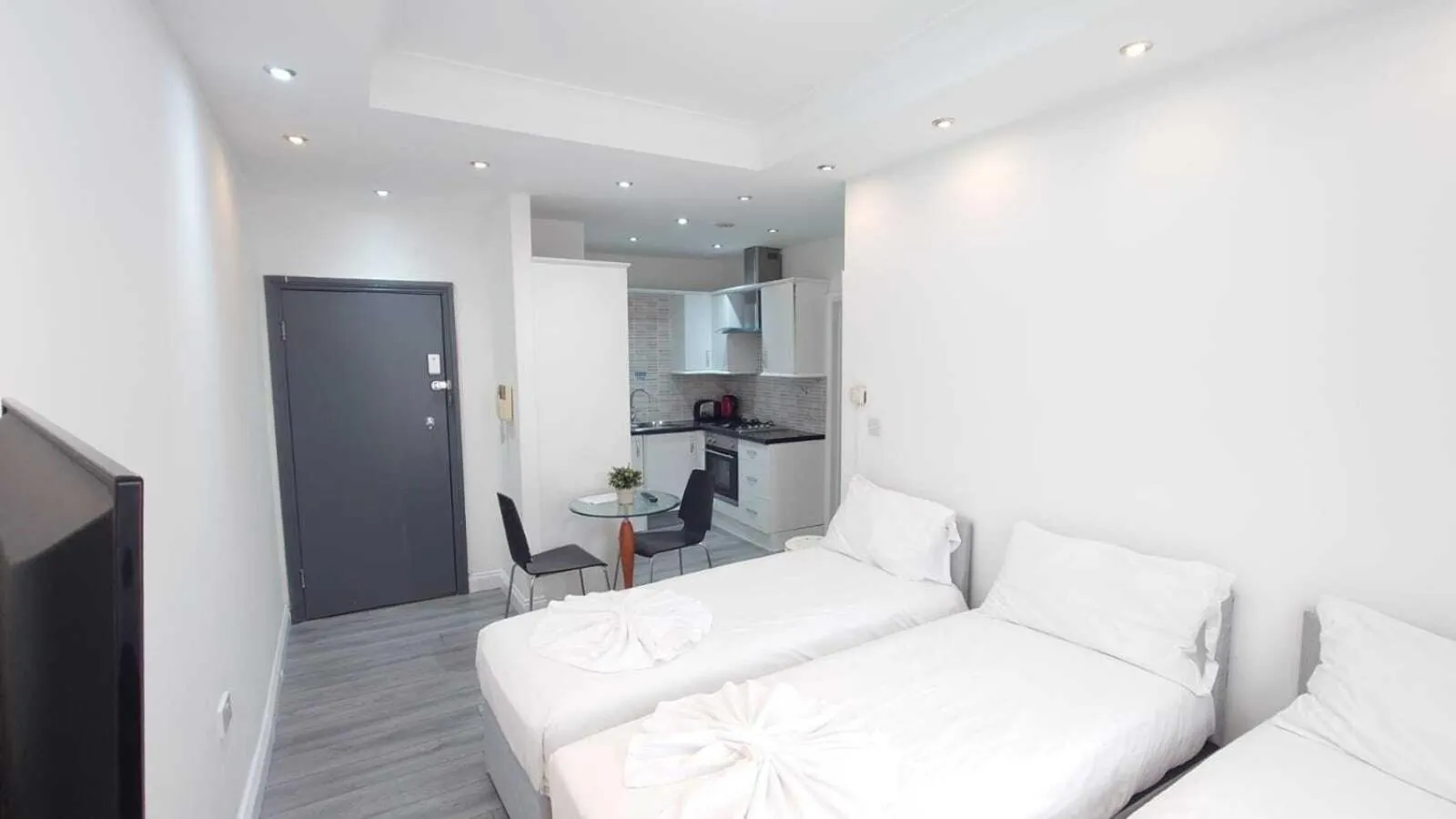 Bedroom, Bed in Kings Cross Prime Stay Apartments