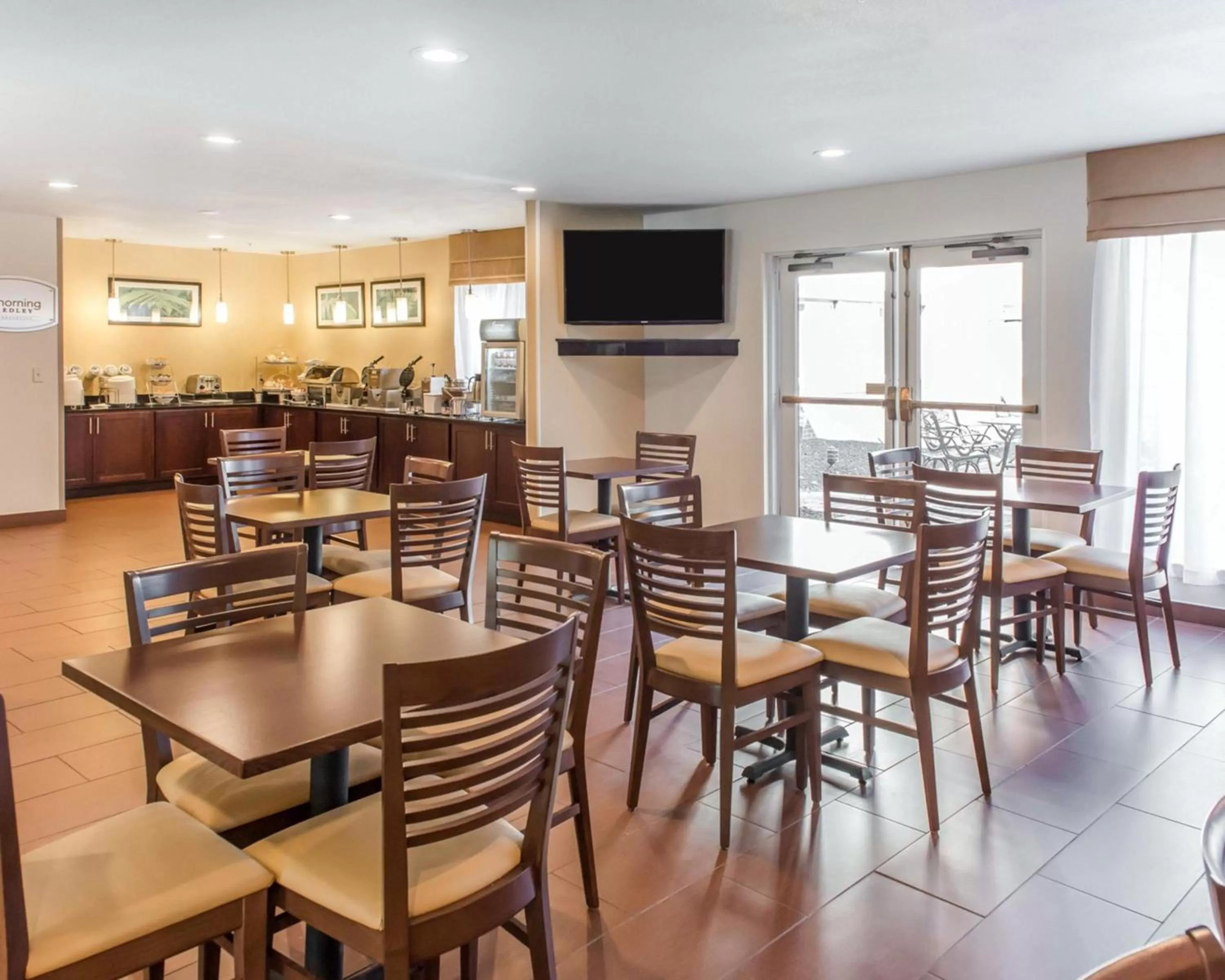 Restaurant/places to eat in MainStay Suites Pittsburgh Airport