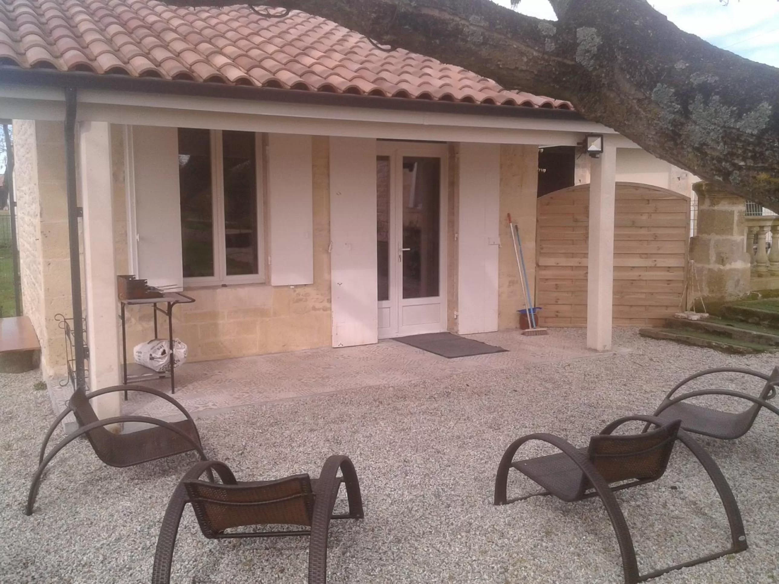 Patio in Chambres d'Hôtes Château Pierre de Montignac