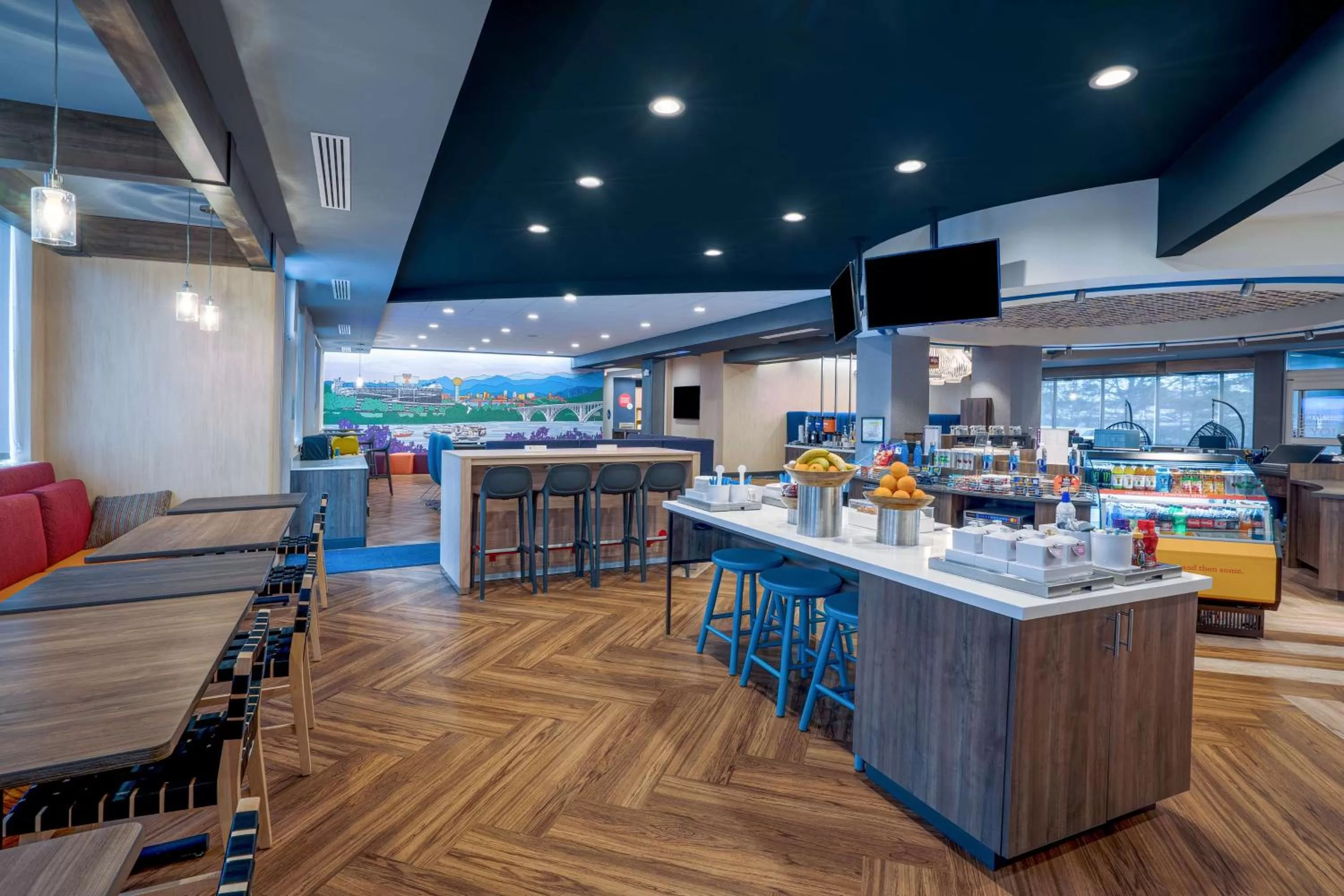 Dining area in Tru By Hilton Knoxville North I 75