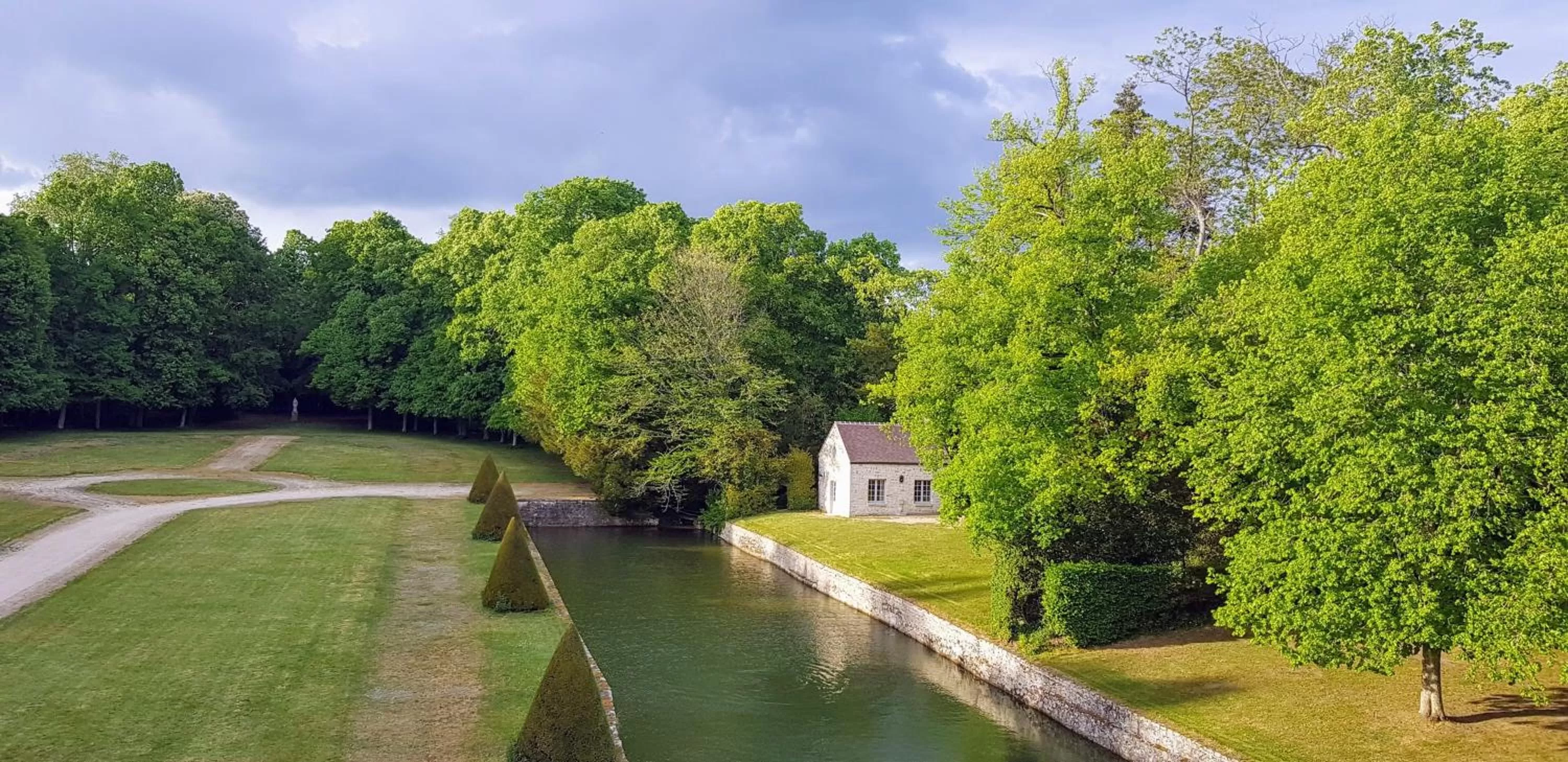 Garden view in Château-Hôtel de Bourron