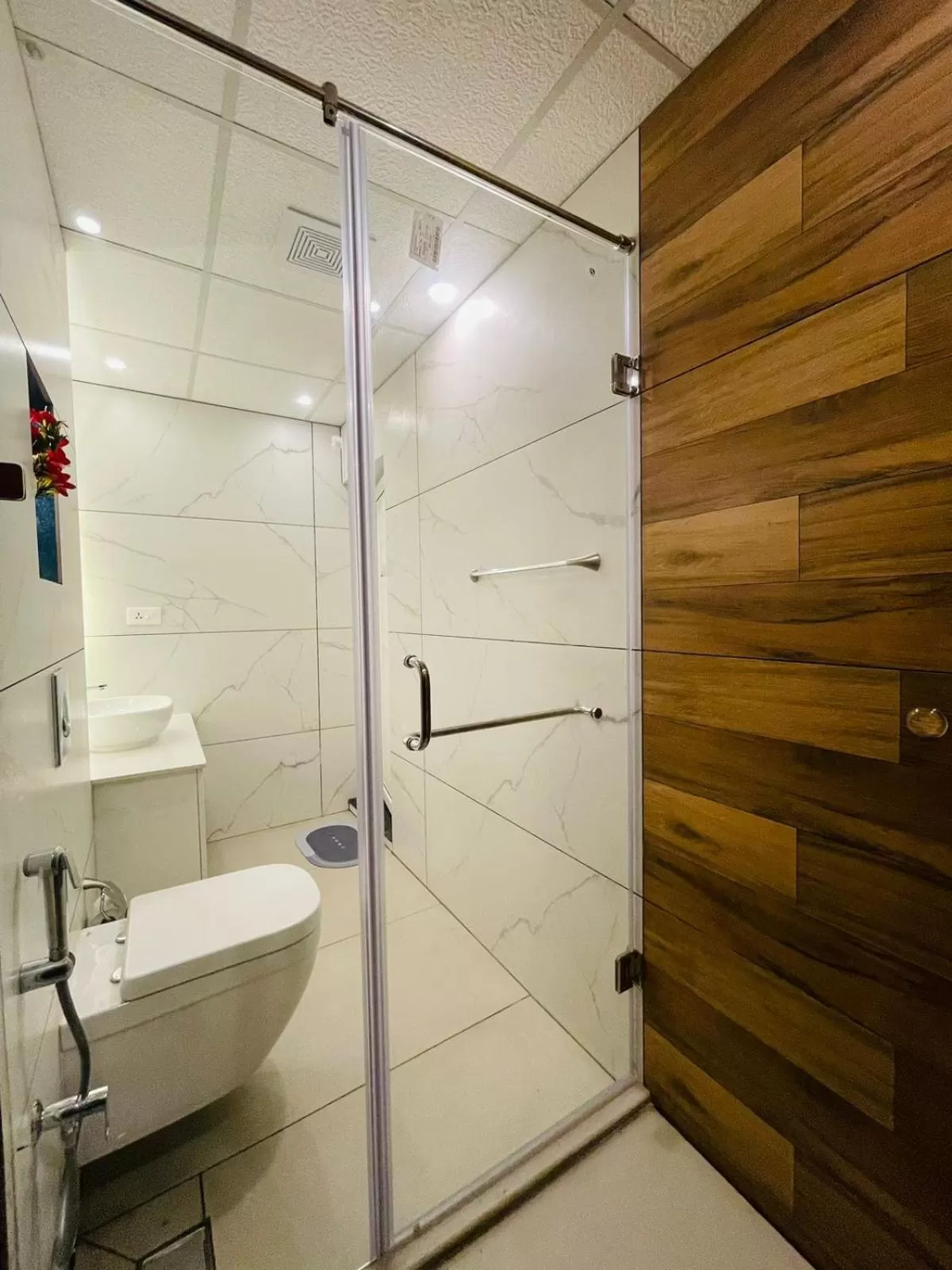 Bathroom in Garden Bay Resort