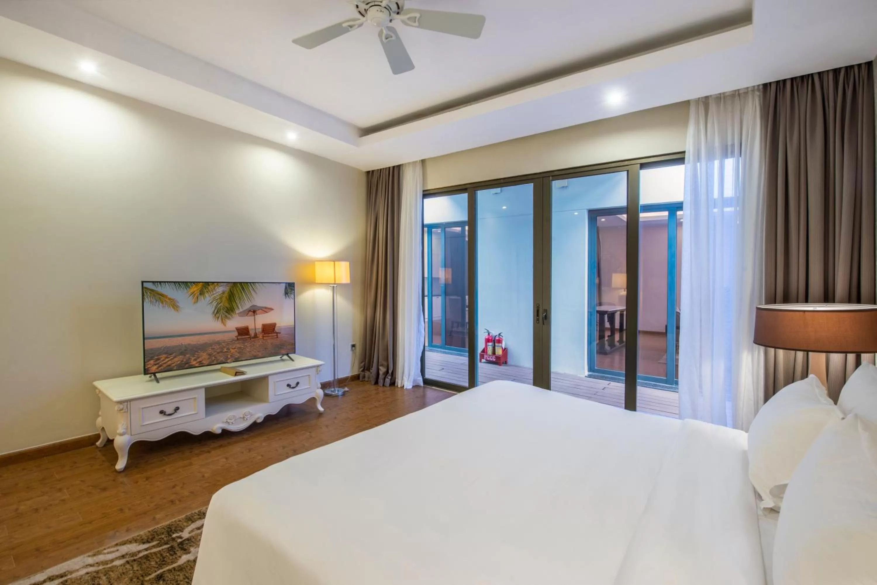 Bedroom, Bed in Vinpearl Resort & Spa Nha Trang Bay