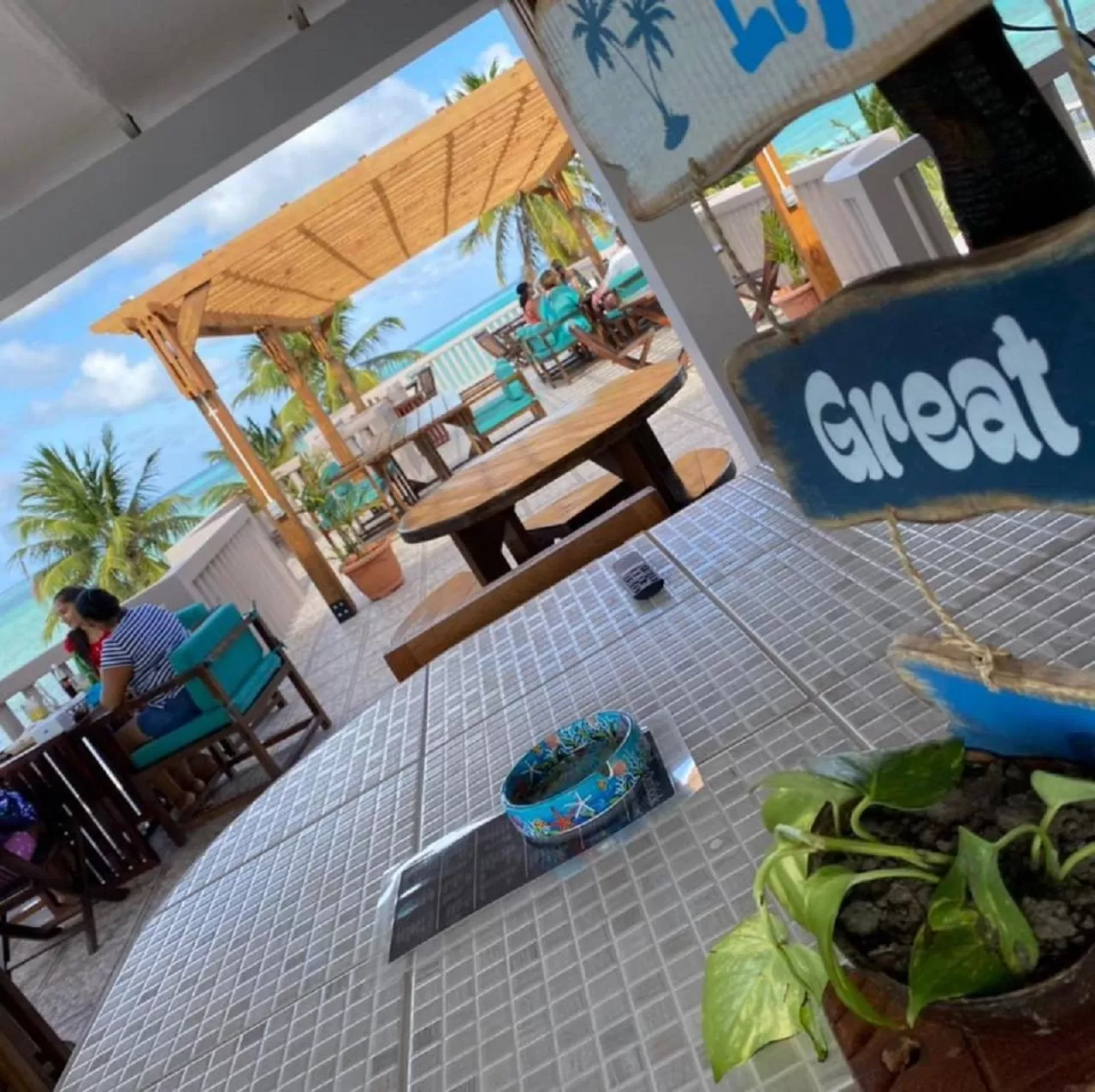 Restaurant/places to eat in La Isla Resort