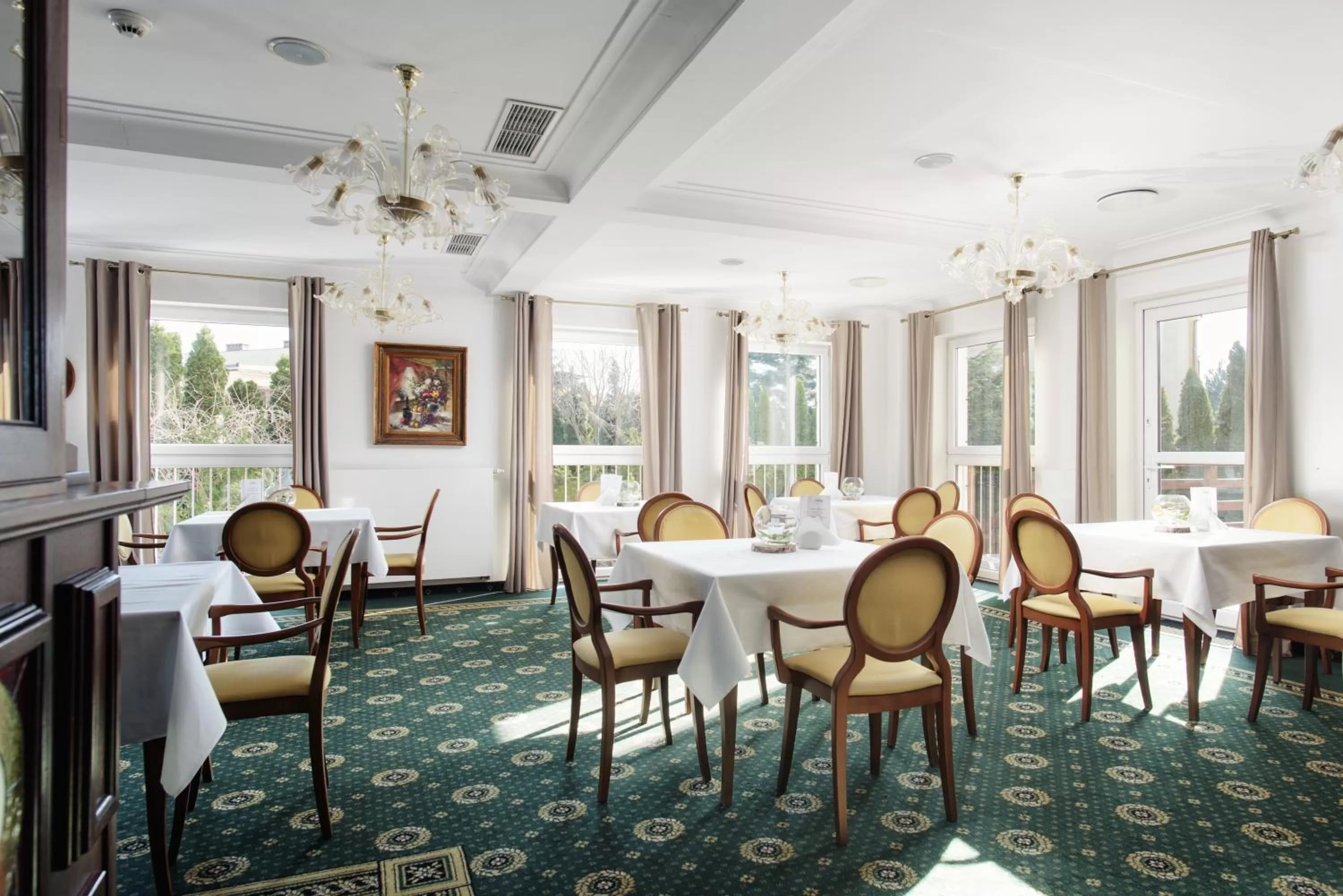 Restaurant/places to eat in Lila Medical SPA