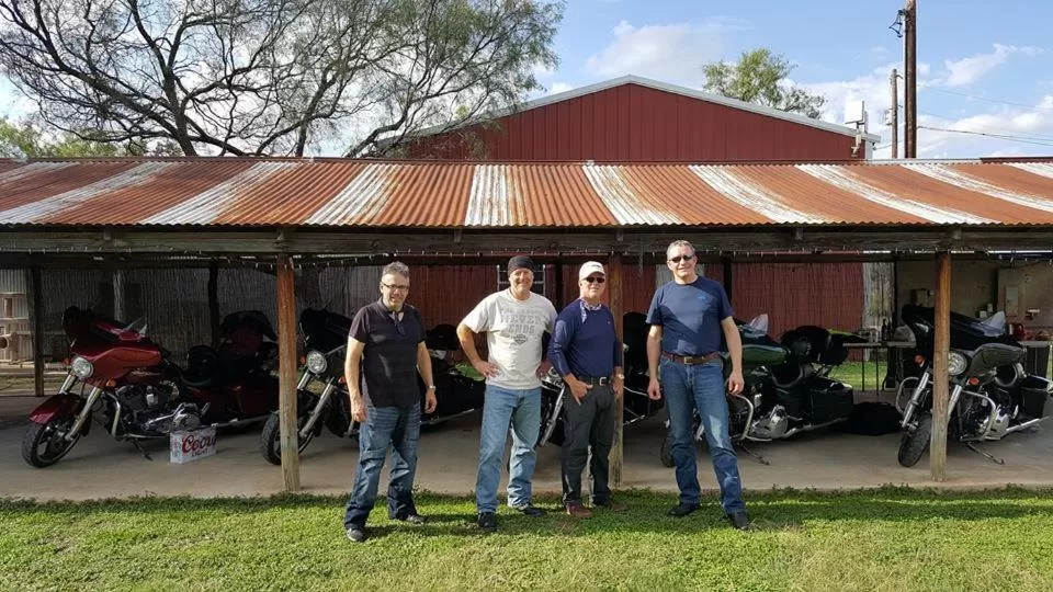 Guests in Full Moon Inn