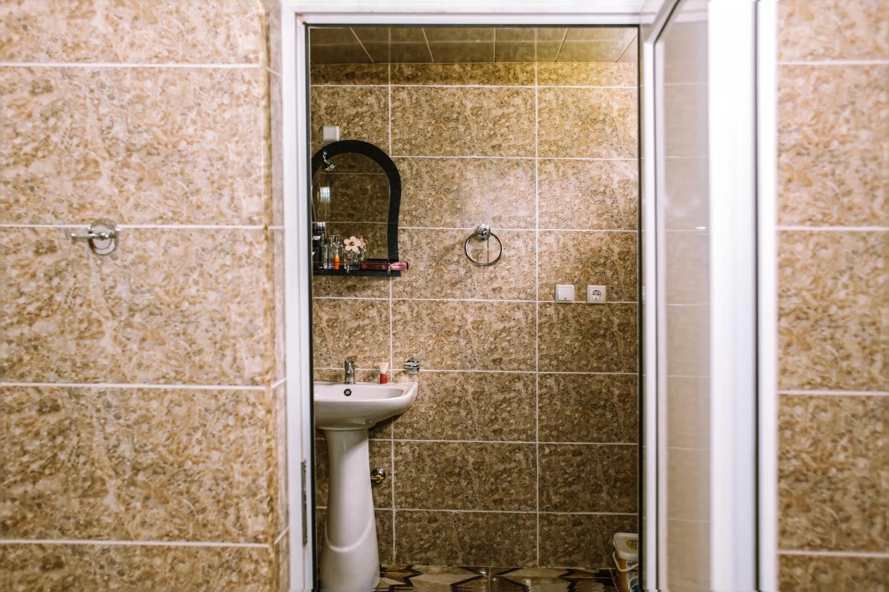 Budget Double Room in Daraselia61