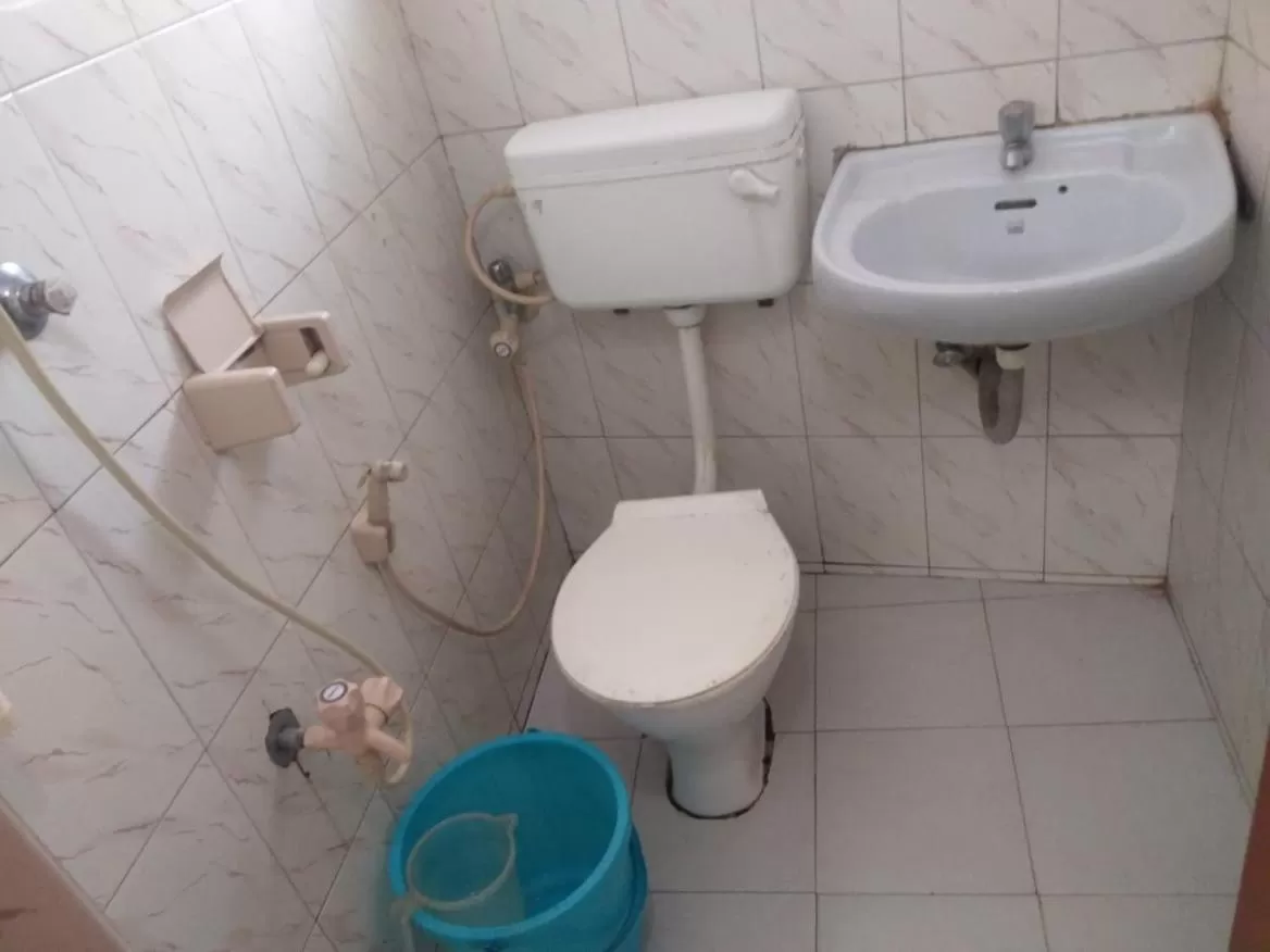 Bathroom in Anandan Tourist Home