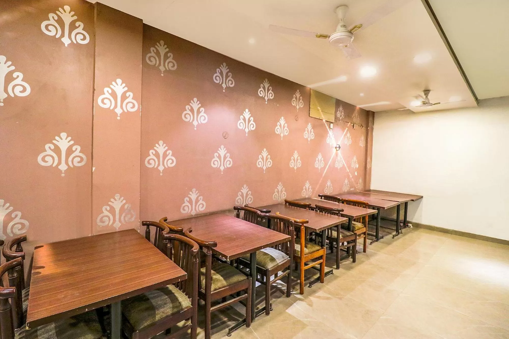 Breakfast, Restaurant/Places to Eat in FabHotel Amritsar Residency