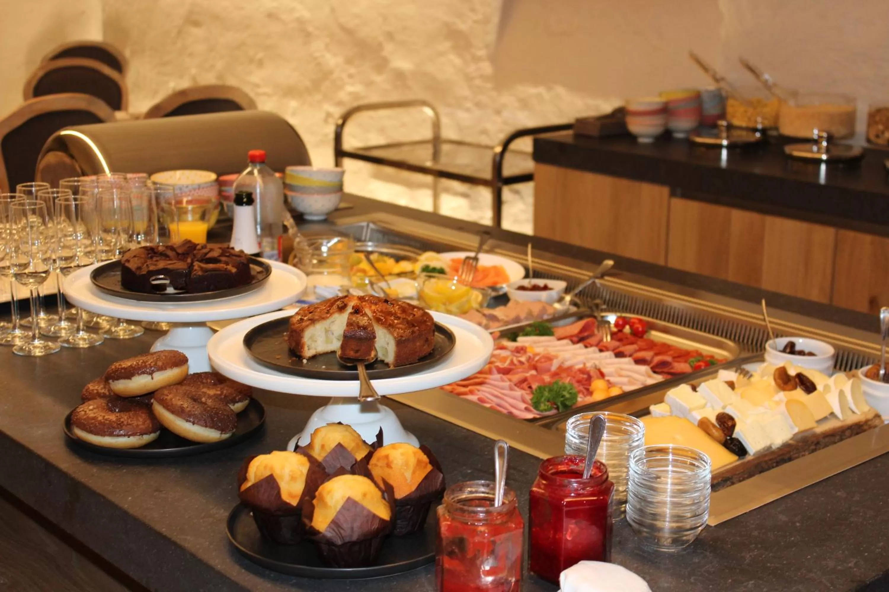 Buffet breakfast in Boutique Hotel De Castillion