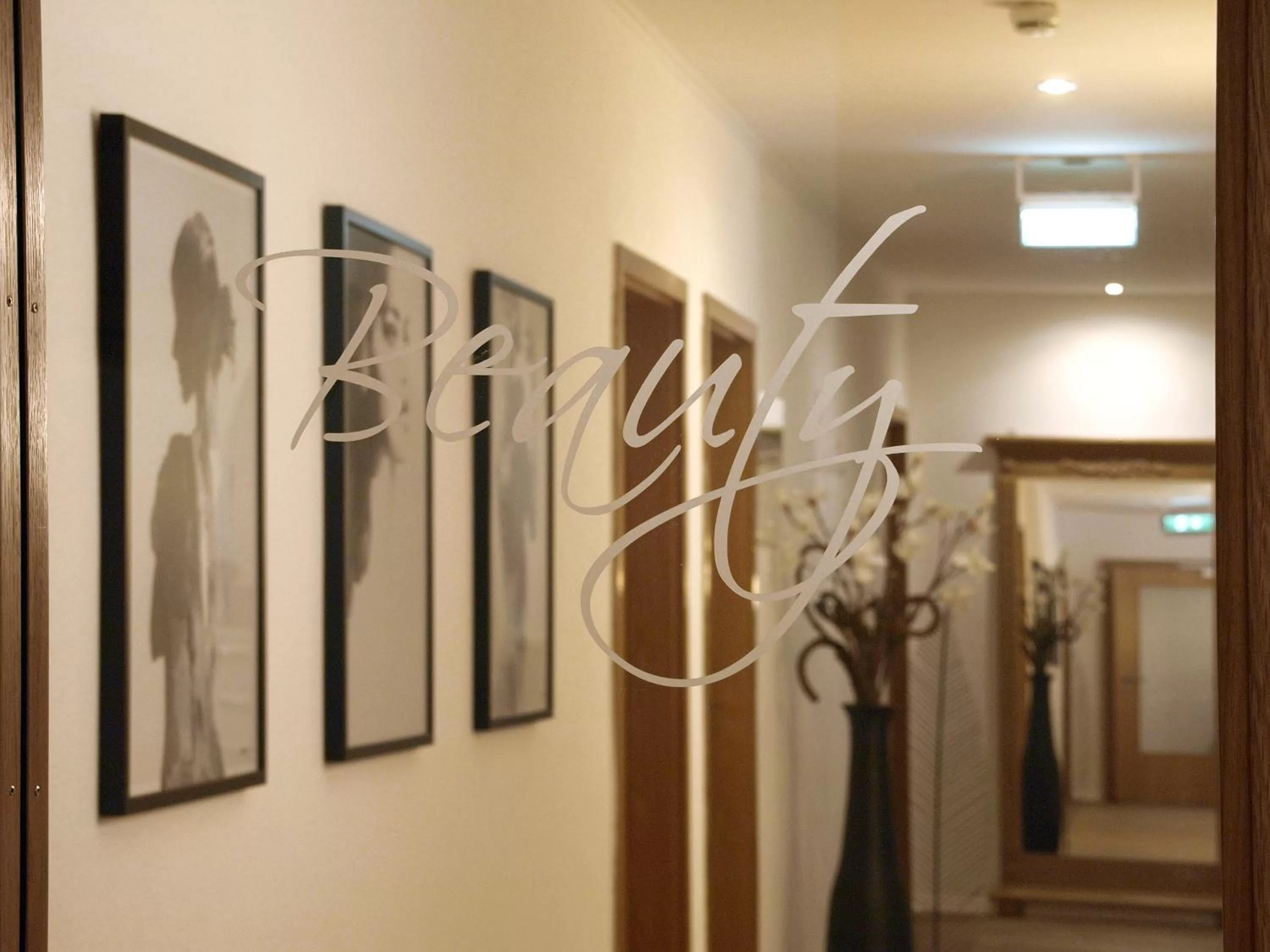 Massage in Hotel Restaurant Zum Goldenen Anker mit Hallenbad & Wellnessbereich