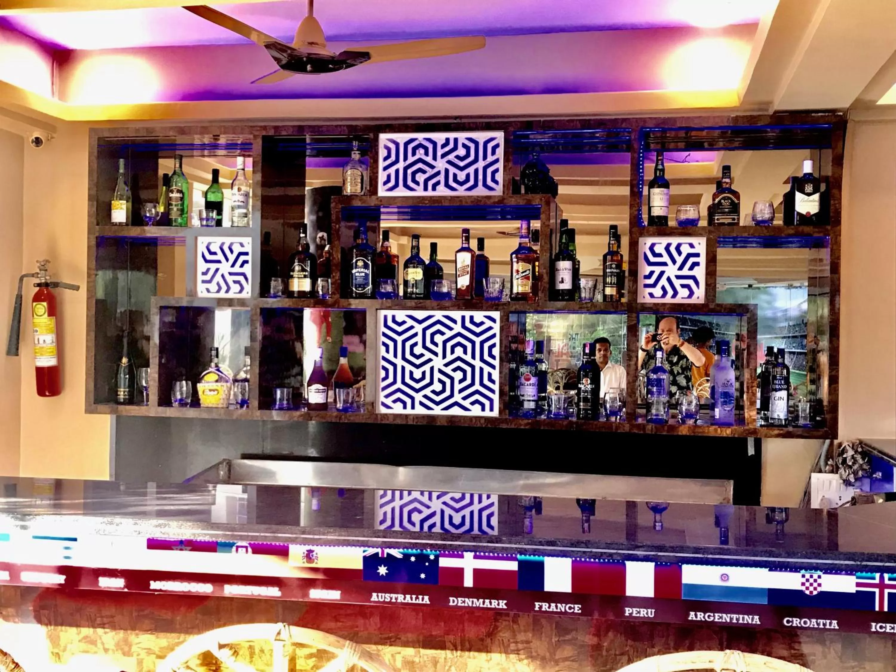 Restaurant/places to eat in The Center Court Resort & Spa