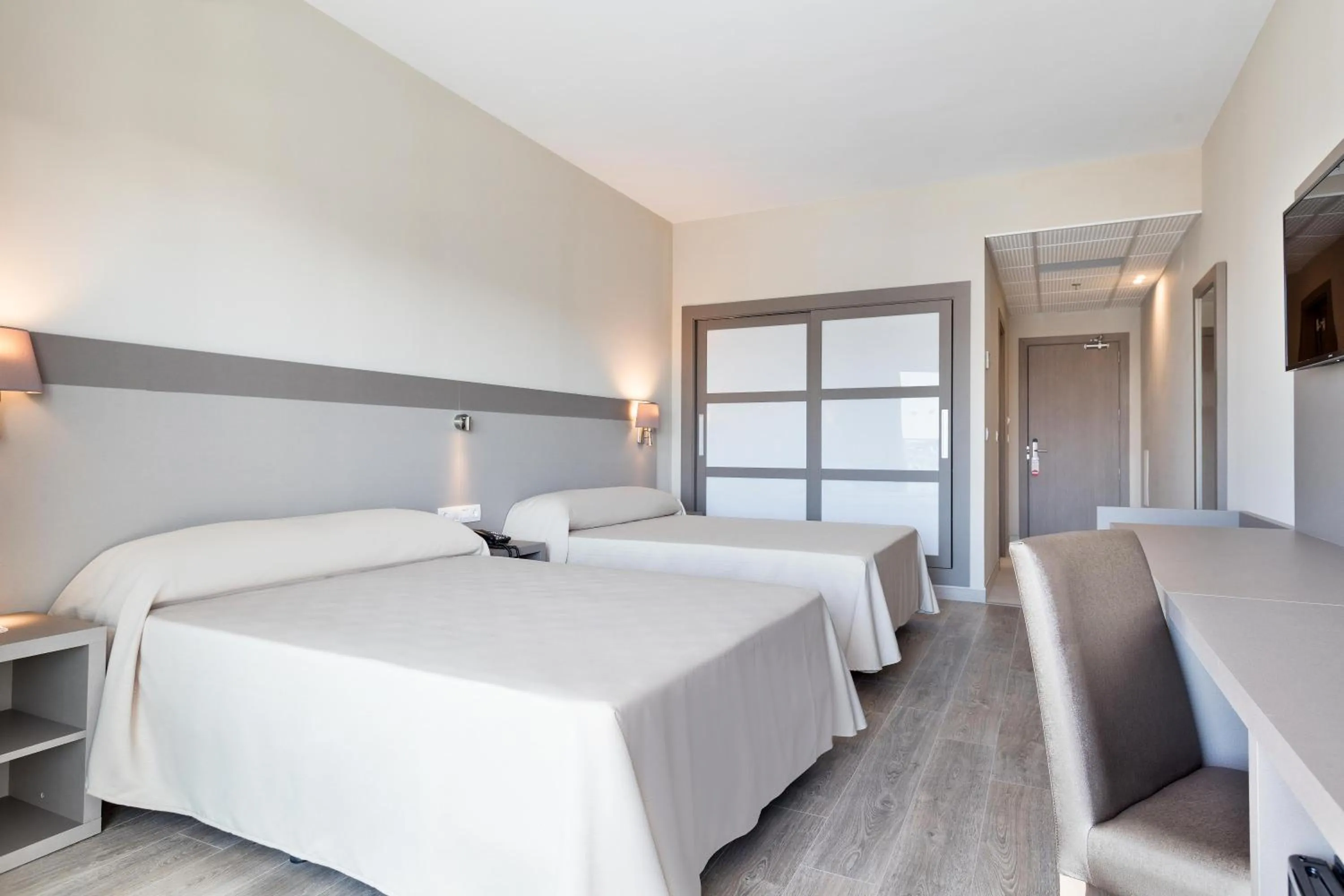 Photo of the whole room, Bed in Hotel Best Costa Ballena